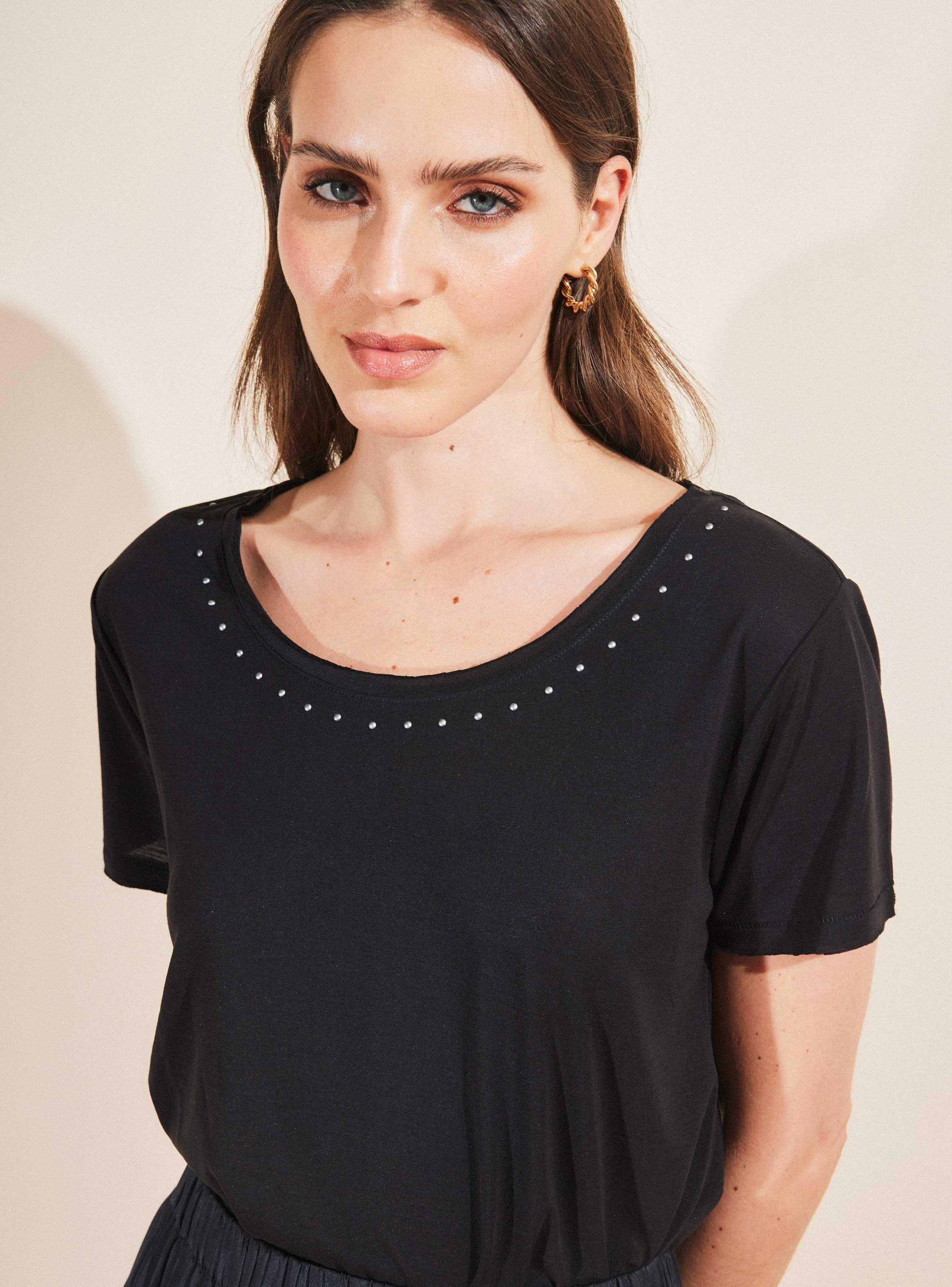 Polera con Aplicación en Cuello-3