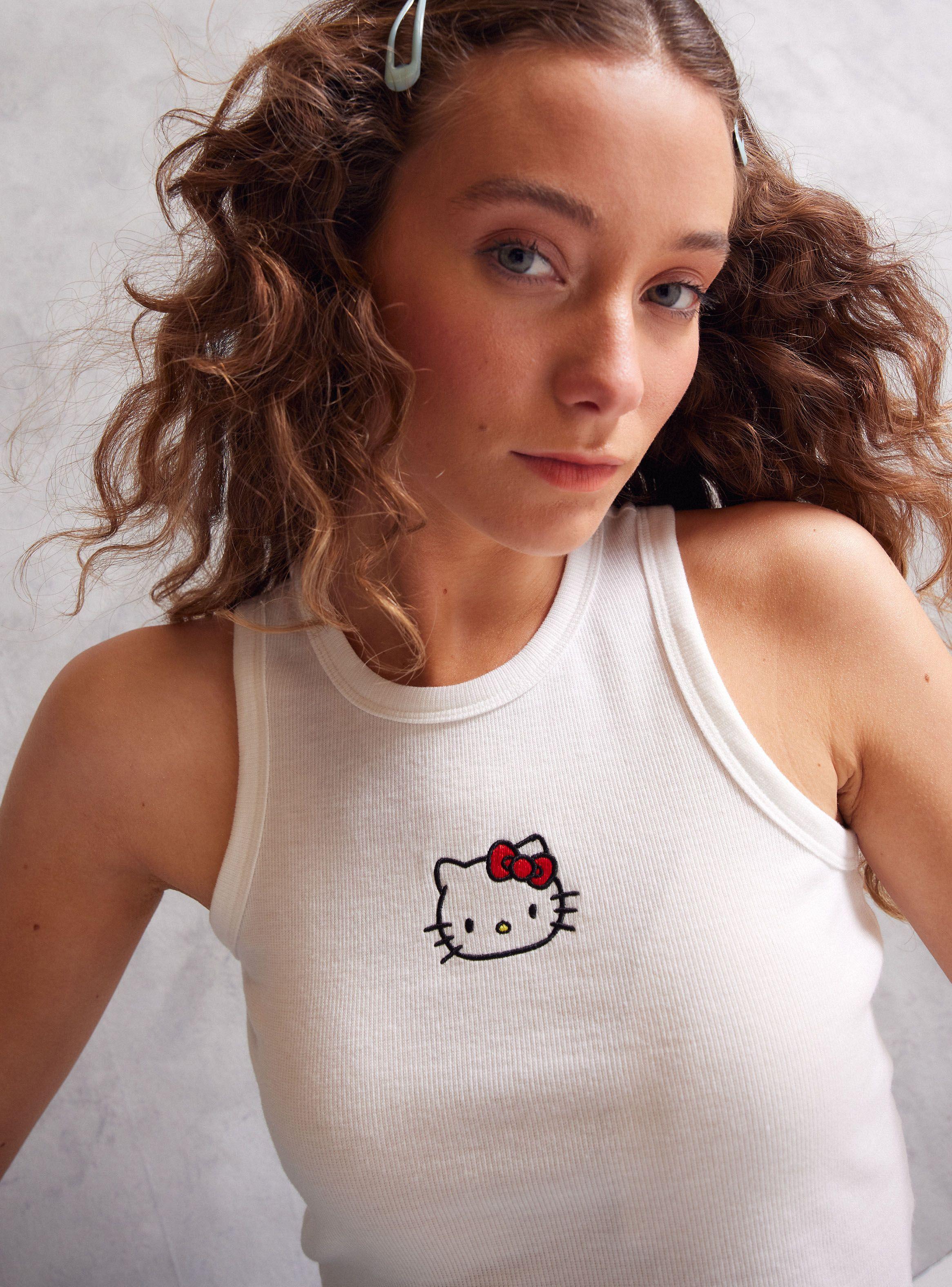 Polera Licencia Hello Kitty Bordado-3