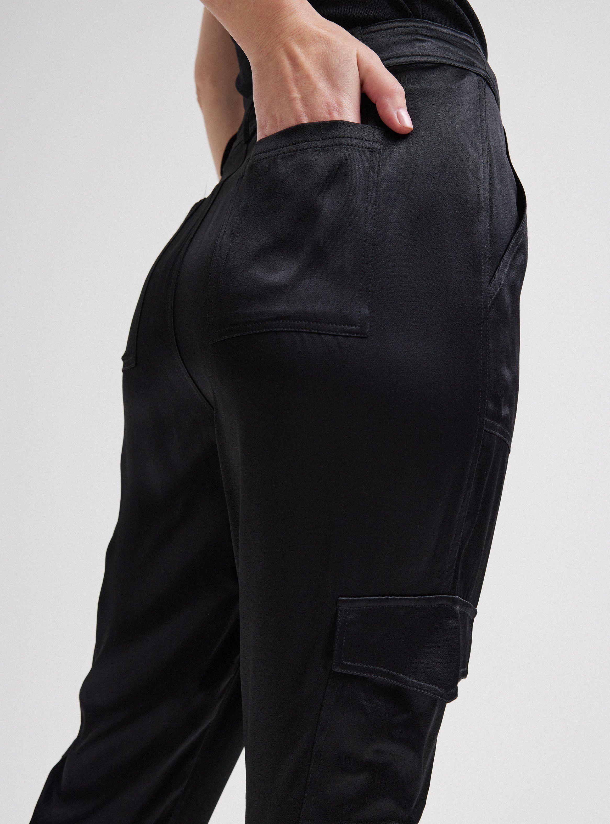 Pantalón Cargo Efecto Satinado-3