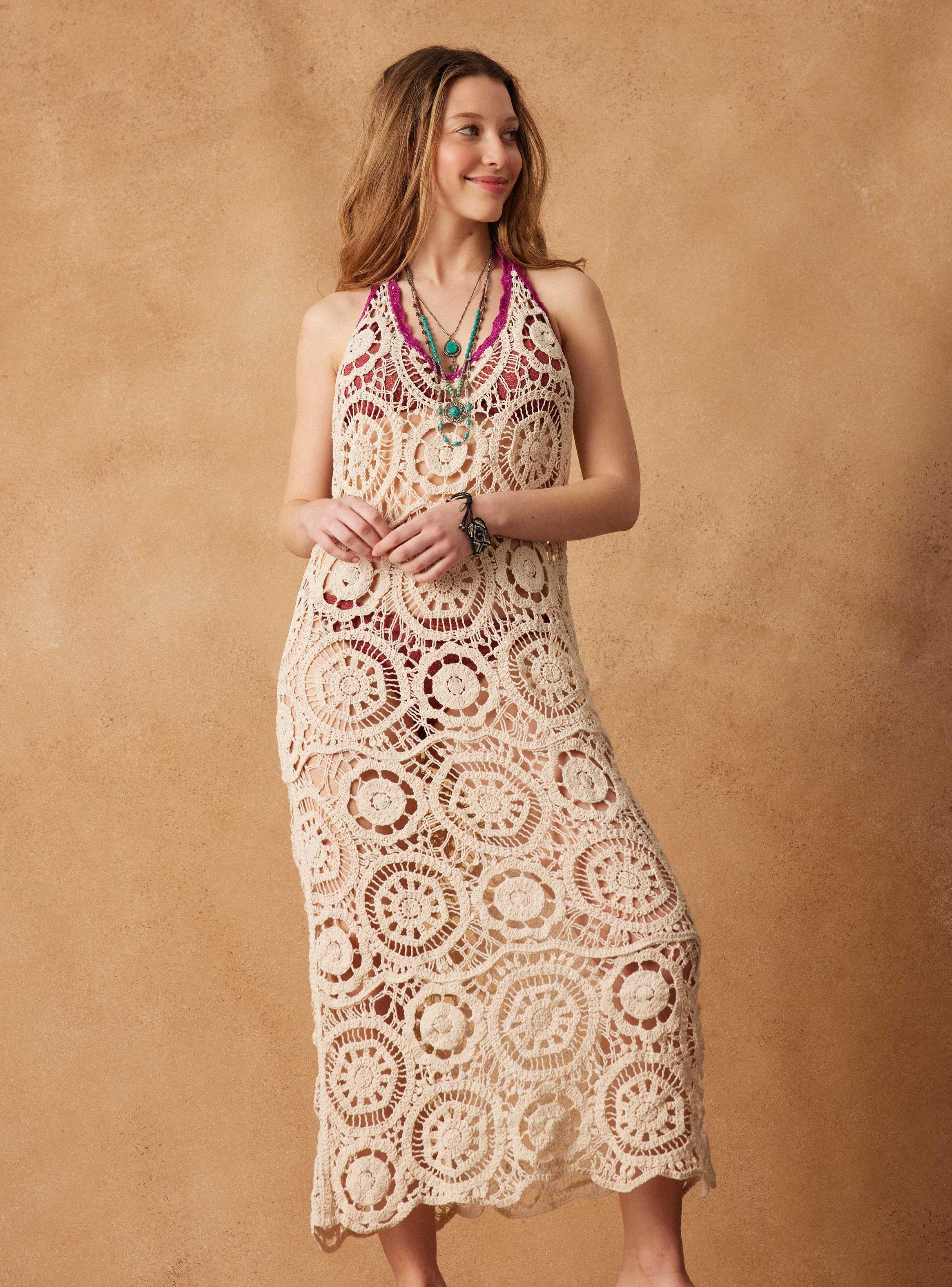 Vestido Crochet con Escote y Tirantes en Color-0