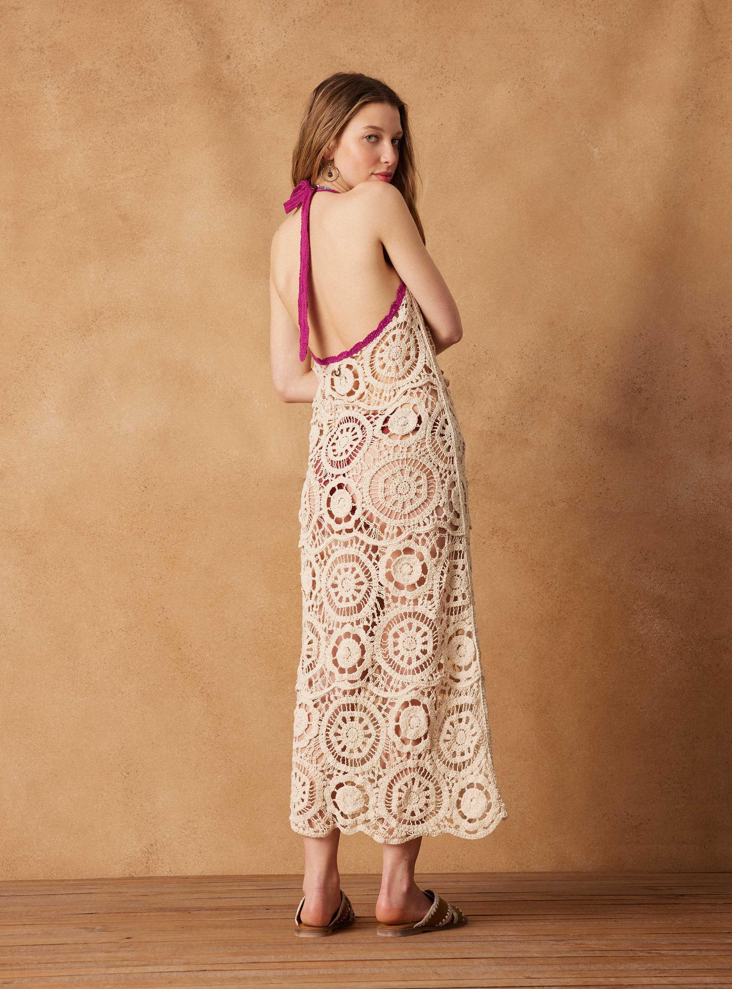 Vestido Crochet con Escote y Tirantes en Color-5