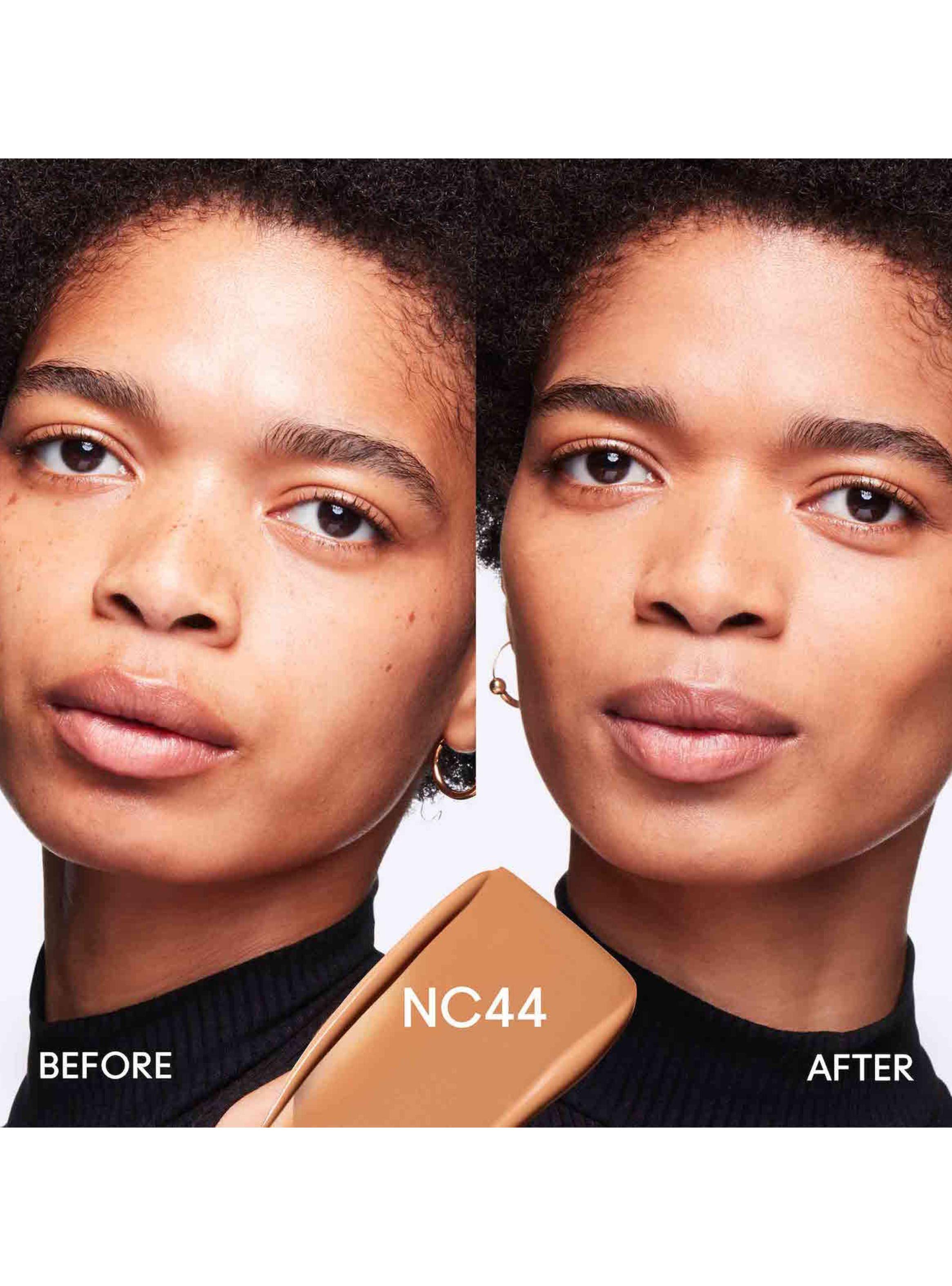 Base de Maquillaje M·A·C Studio Fix Fluid SPF 15 24HR Matte Foundation NC44-3