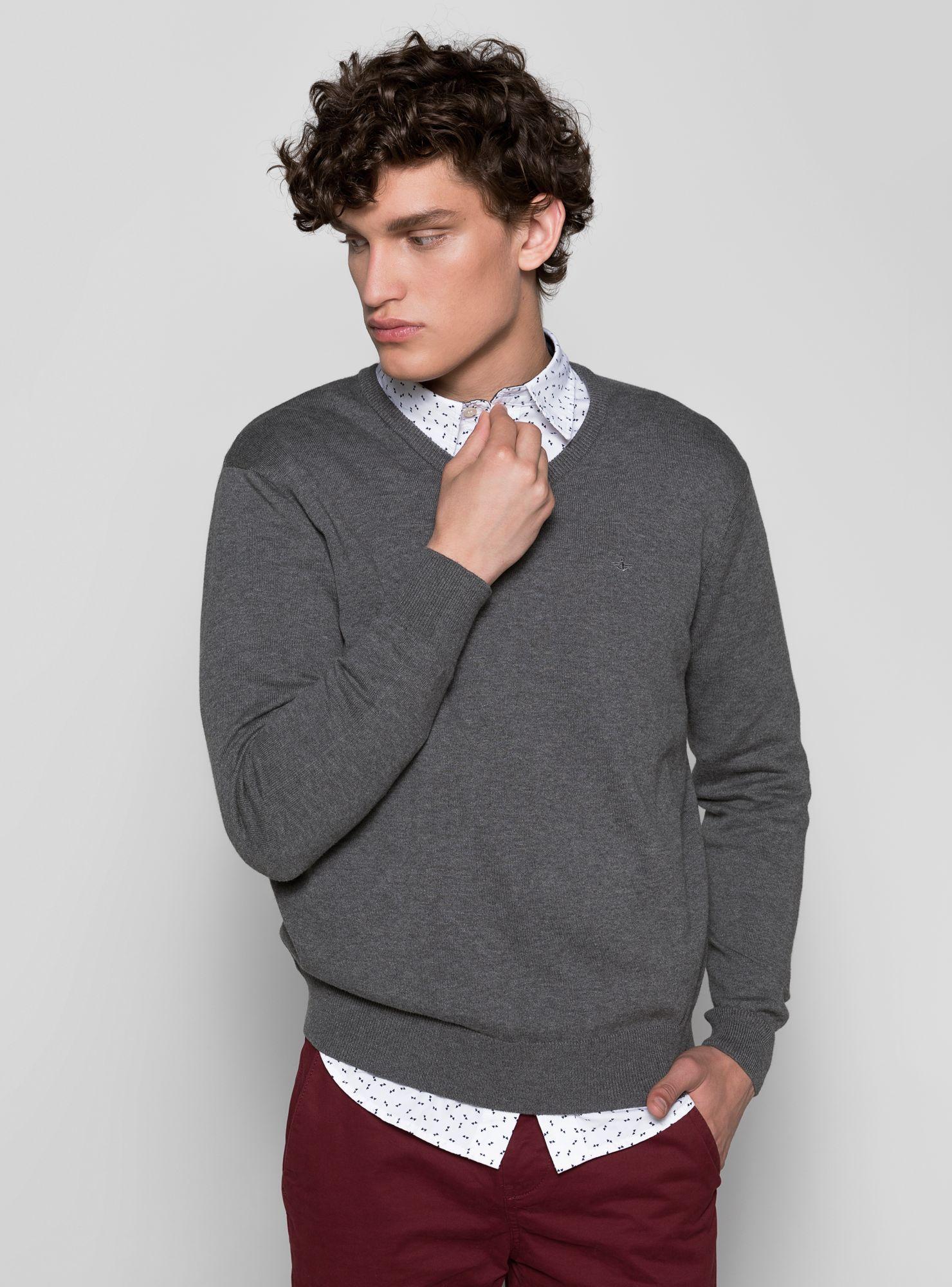 Sweater Básico Liso Cuello V-0