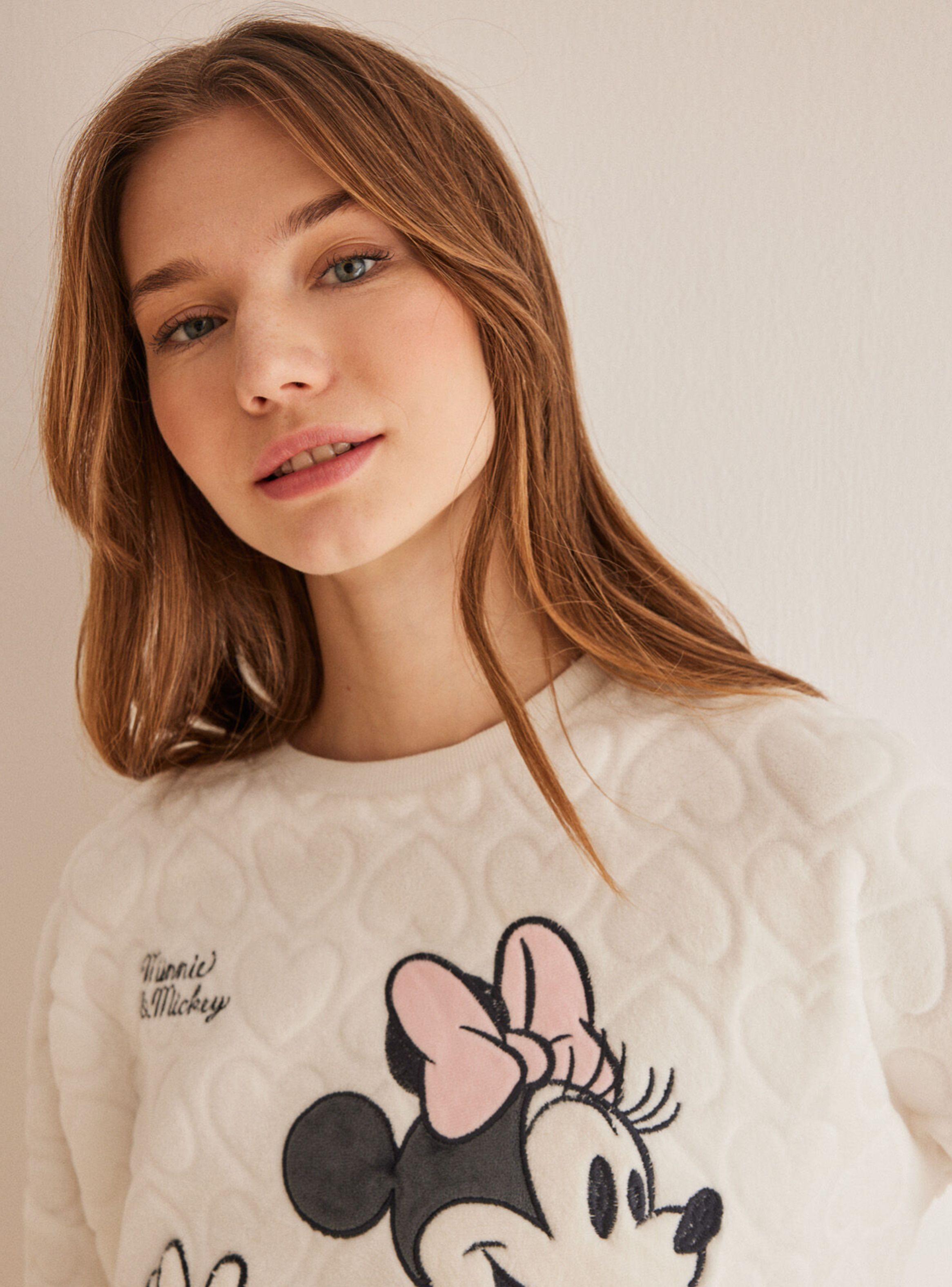 Pijama Polar Minnie Corazones-3