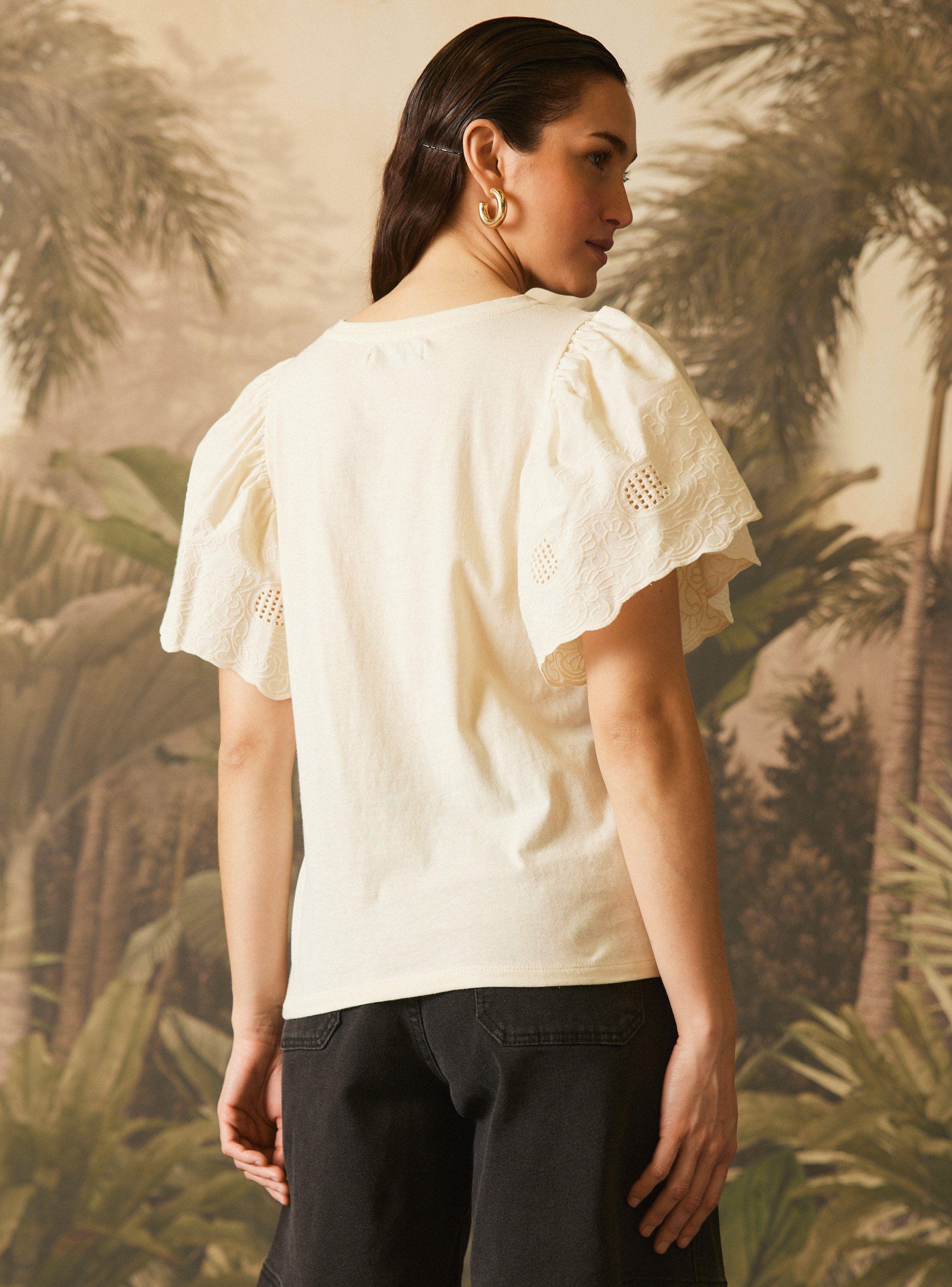 Polera Mezcla de Telas con Manga Bordada-1