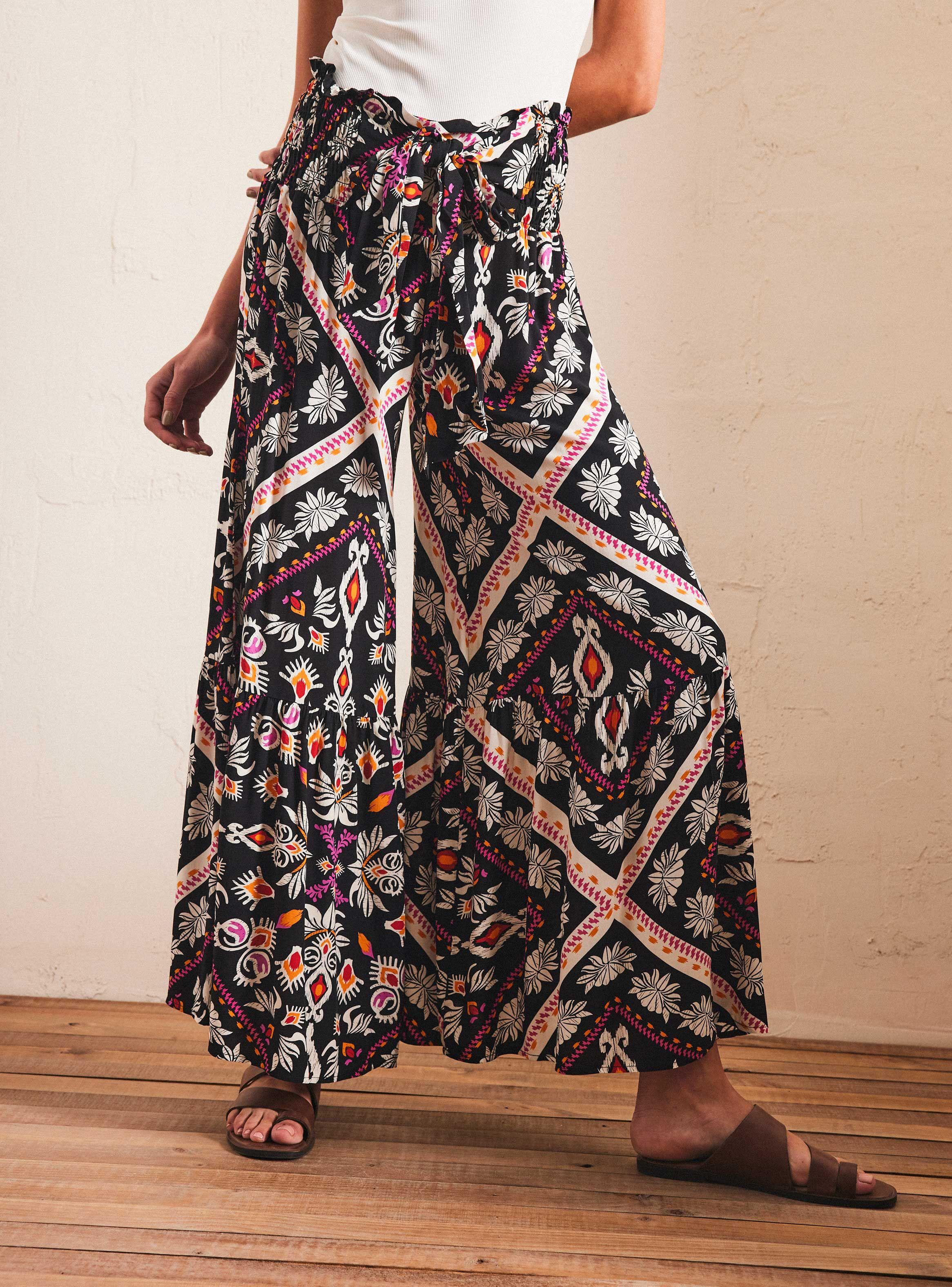 Pantalón Estampado y Cortes-0