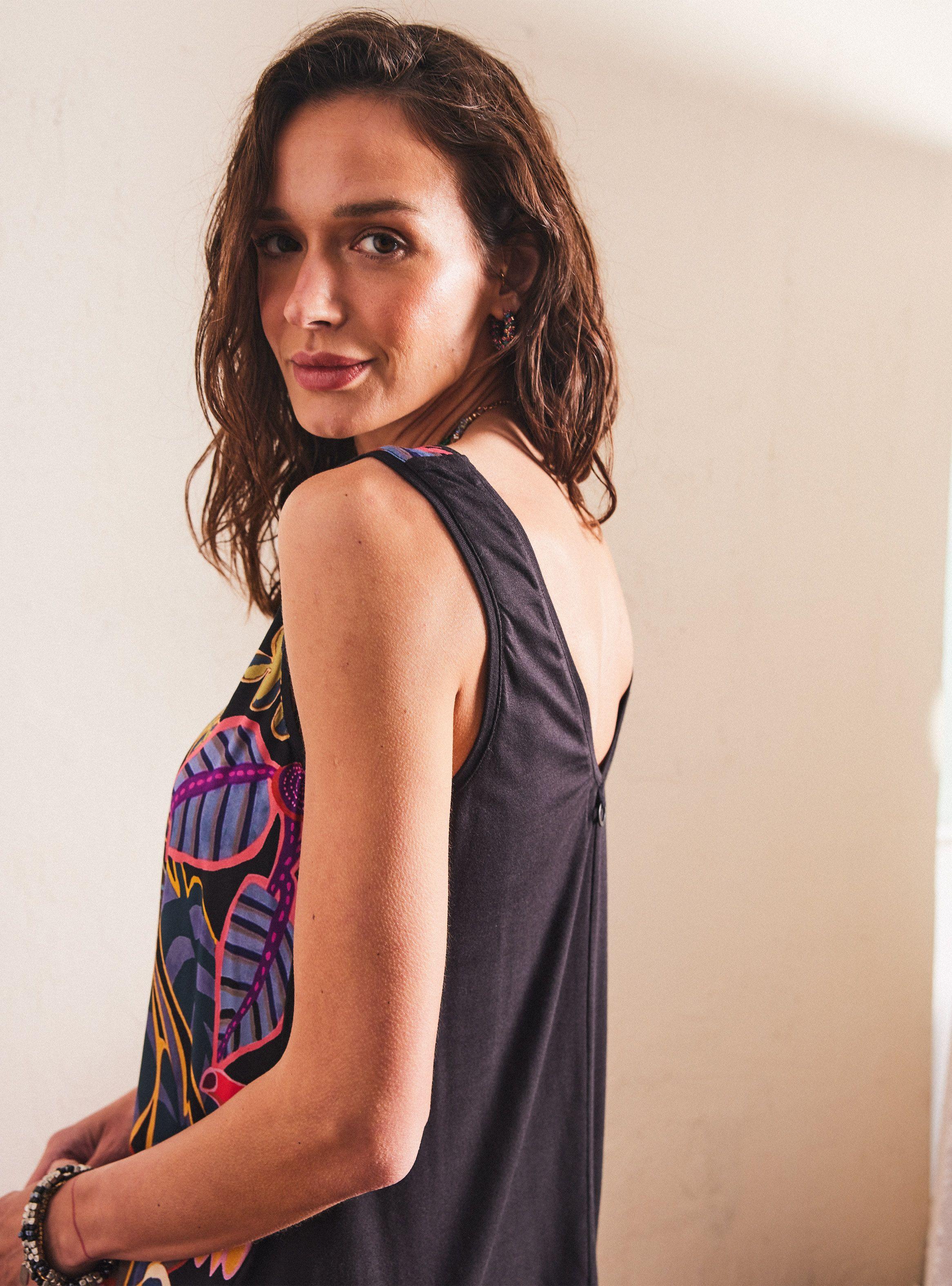 Polera Estampado Frontal Flores-3