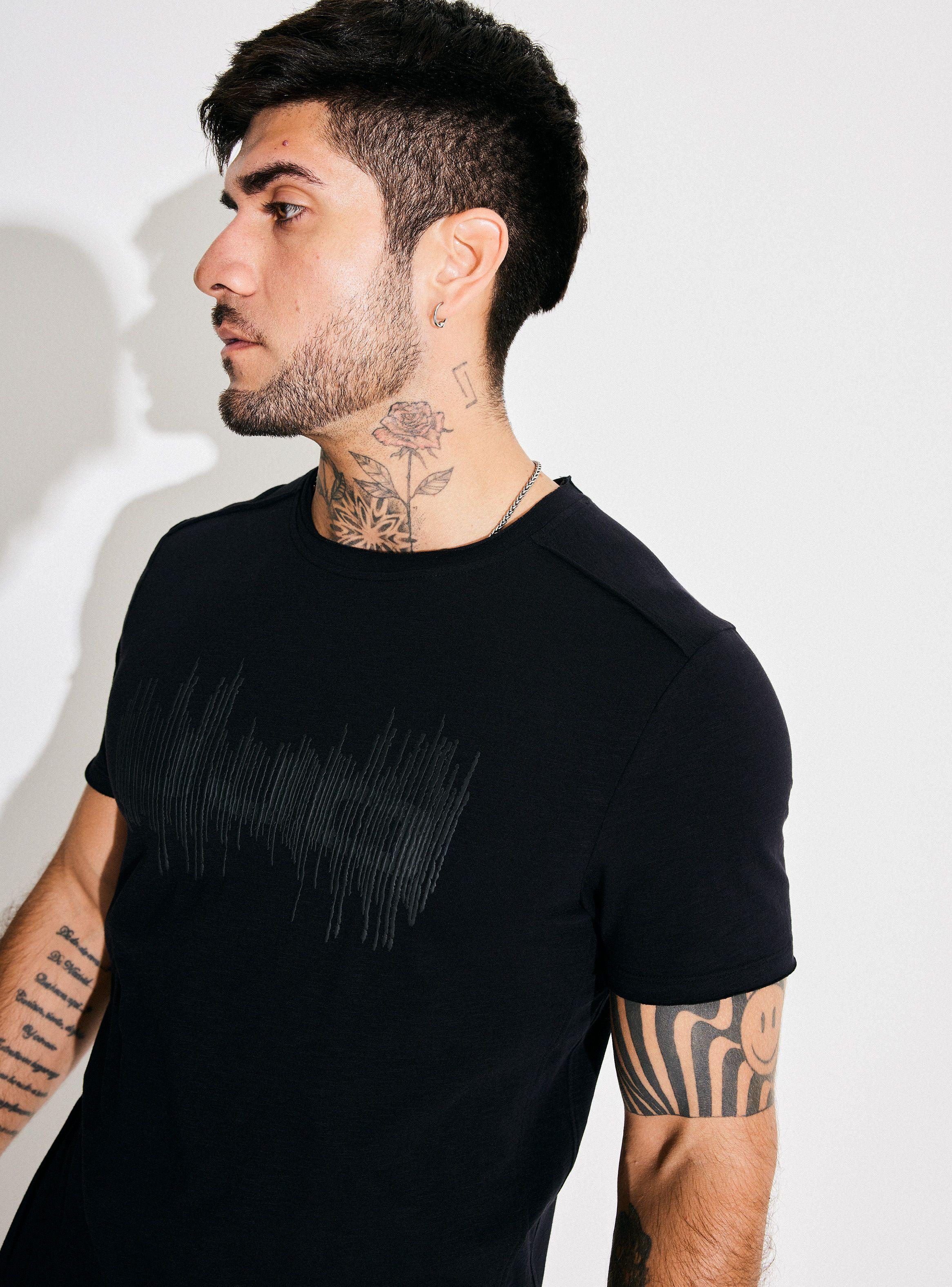 Polera Cortes Laterales Estampado Relieve-2
