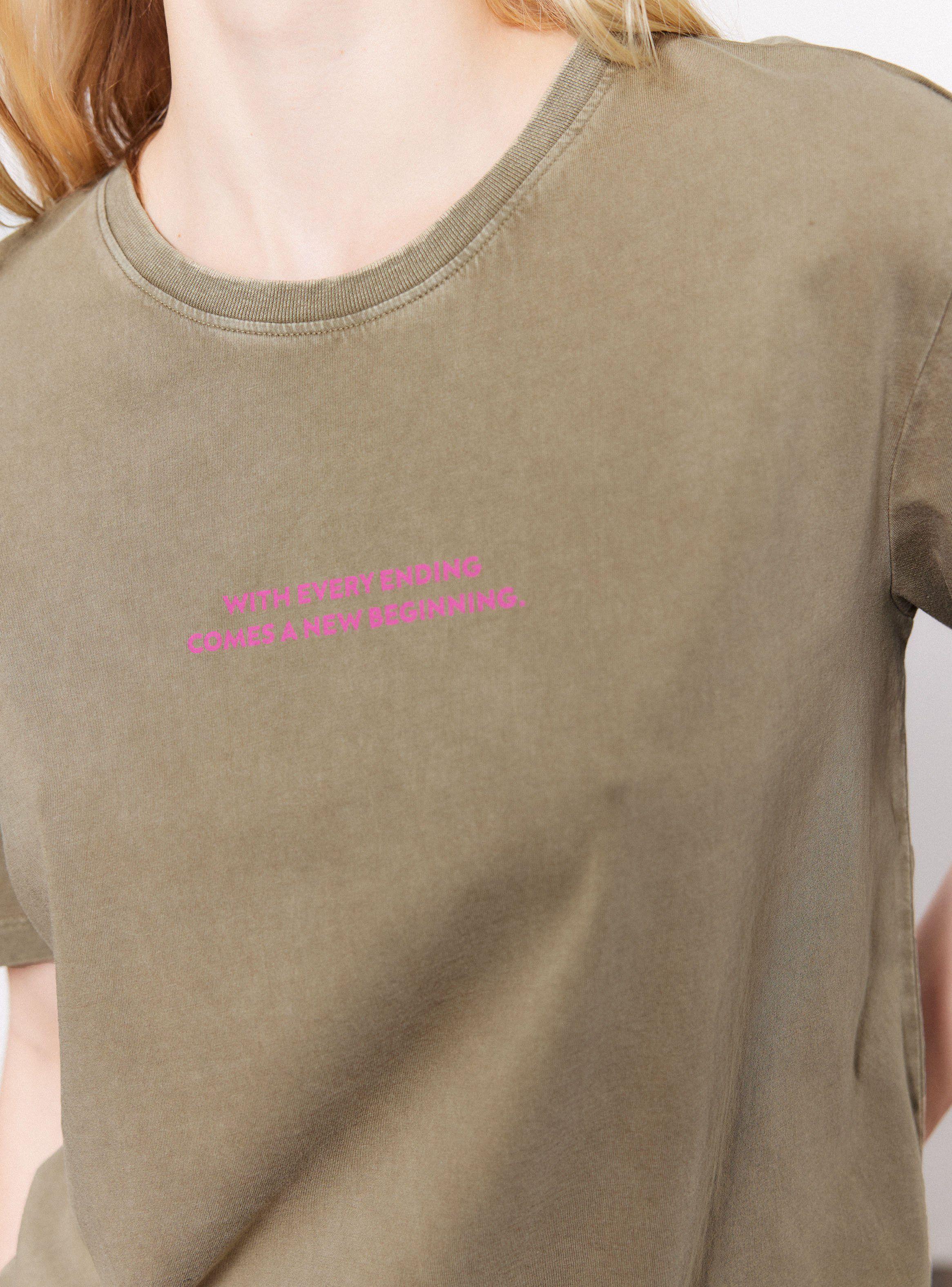 Polera Estampado Texto Lavadas-3