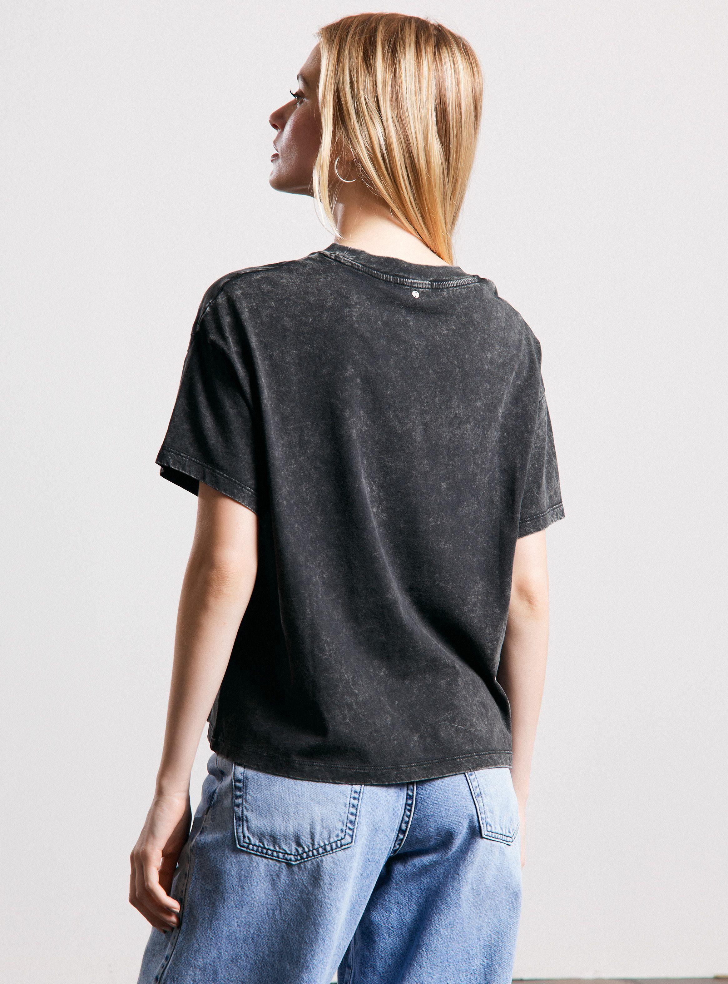 Polera Broches Estampado Pecho-1