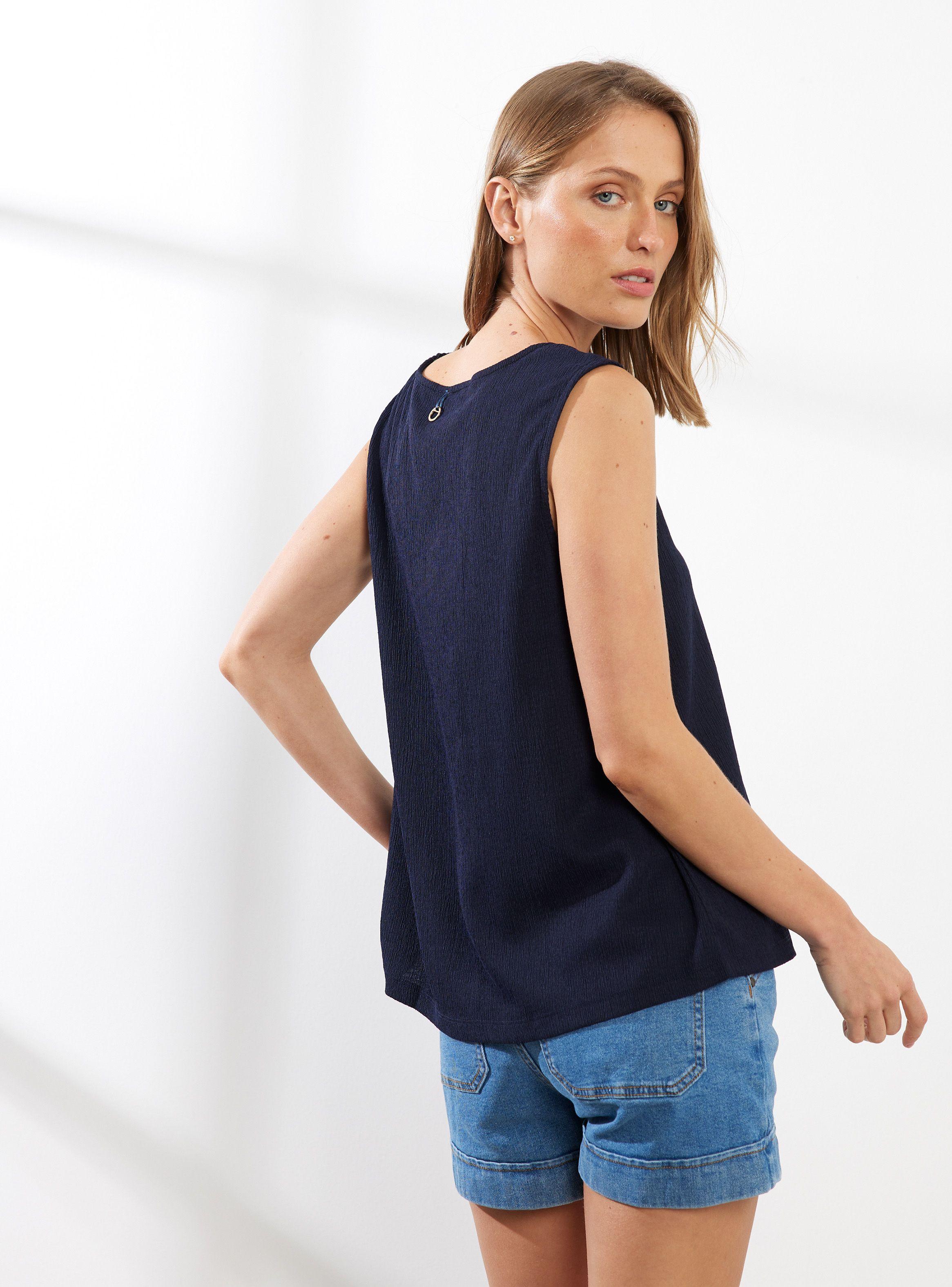 Polera Tela con Textura sin Mangas-1