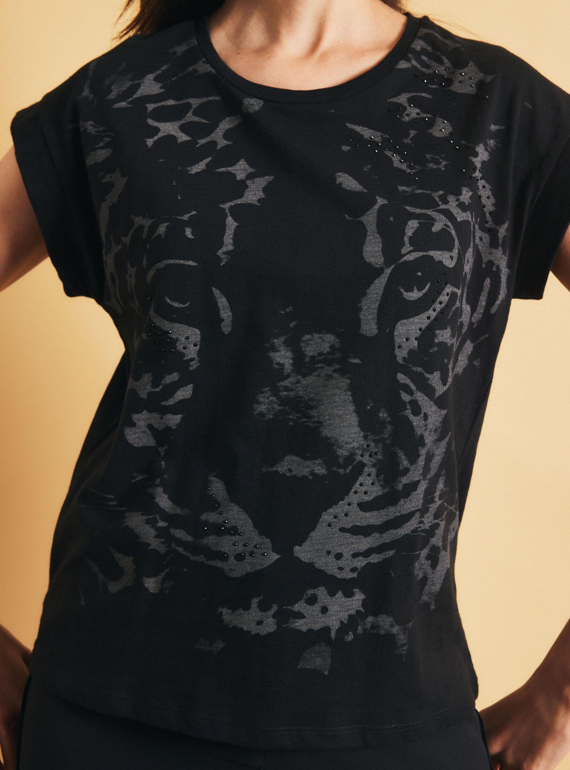 Polera Estampada con Aplicación Brillante-2