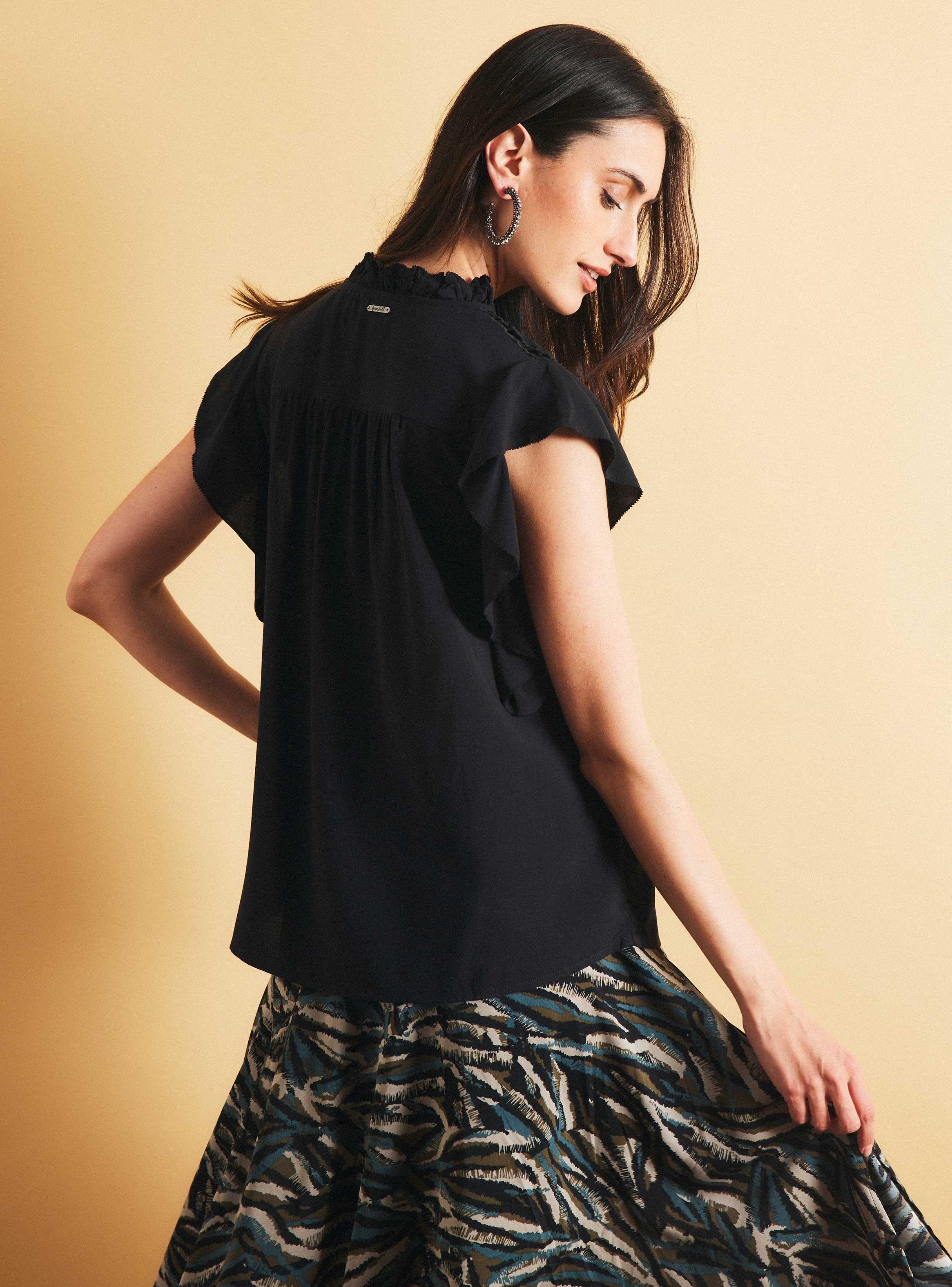 Polera con Aplicación de Broderie-1