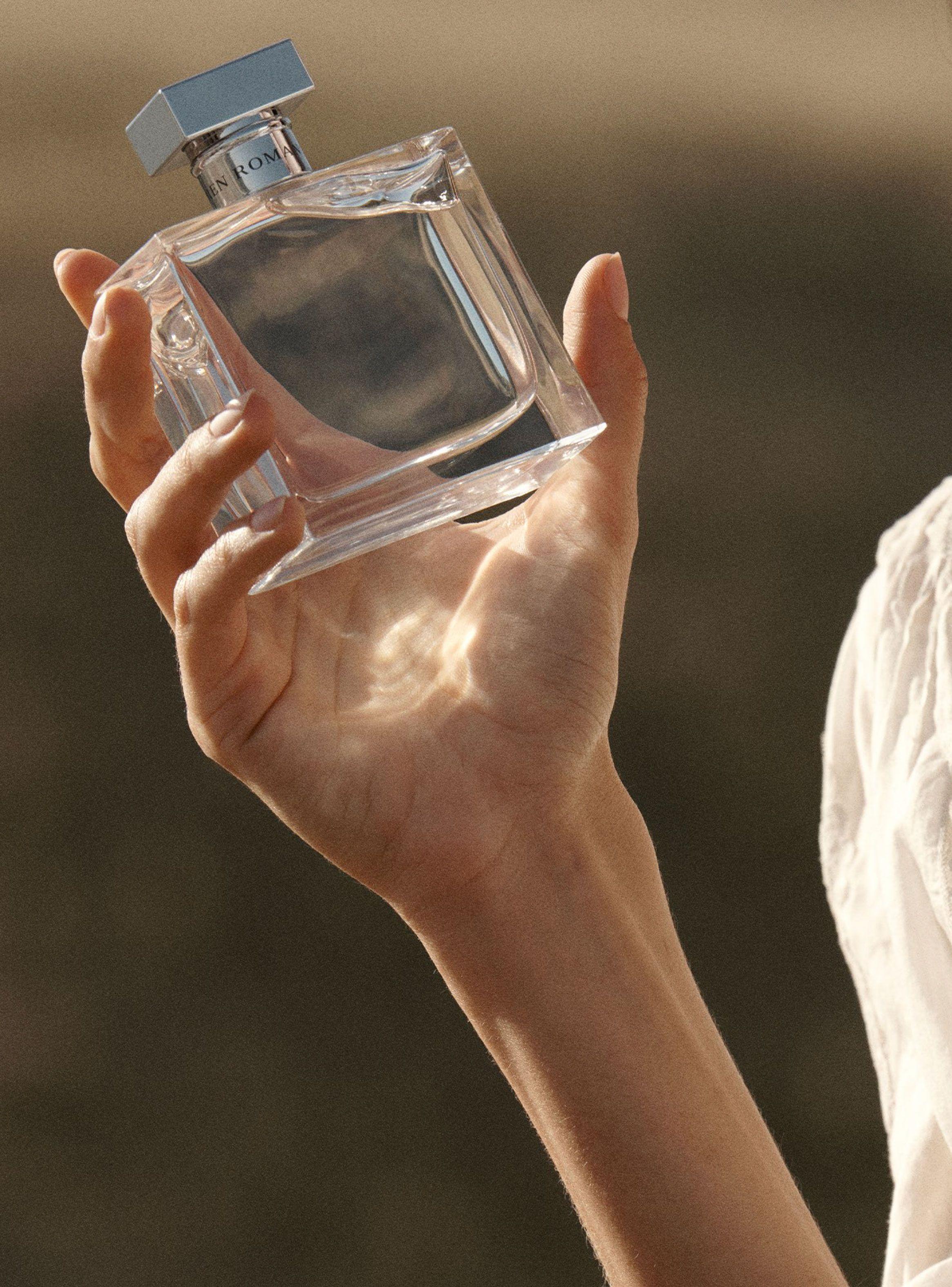Set Perfume Mujer Romance EDP 100ml + Crema Corporal 75ml + Gel de Ducha 75ml + Body Mist 150ml-2