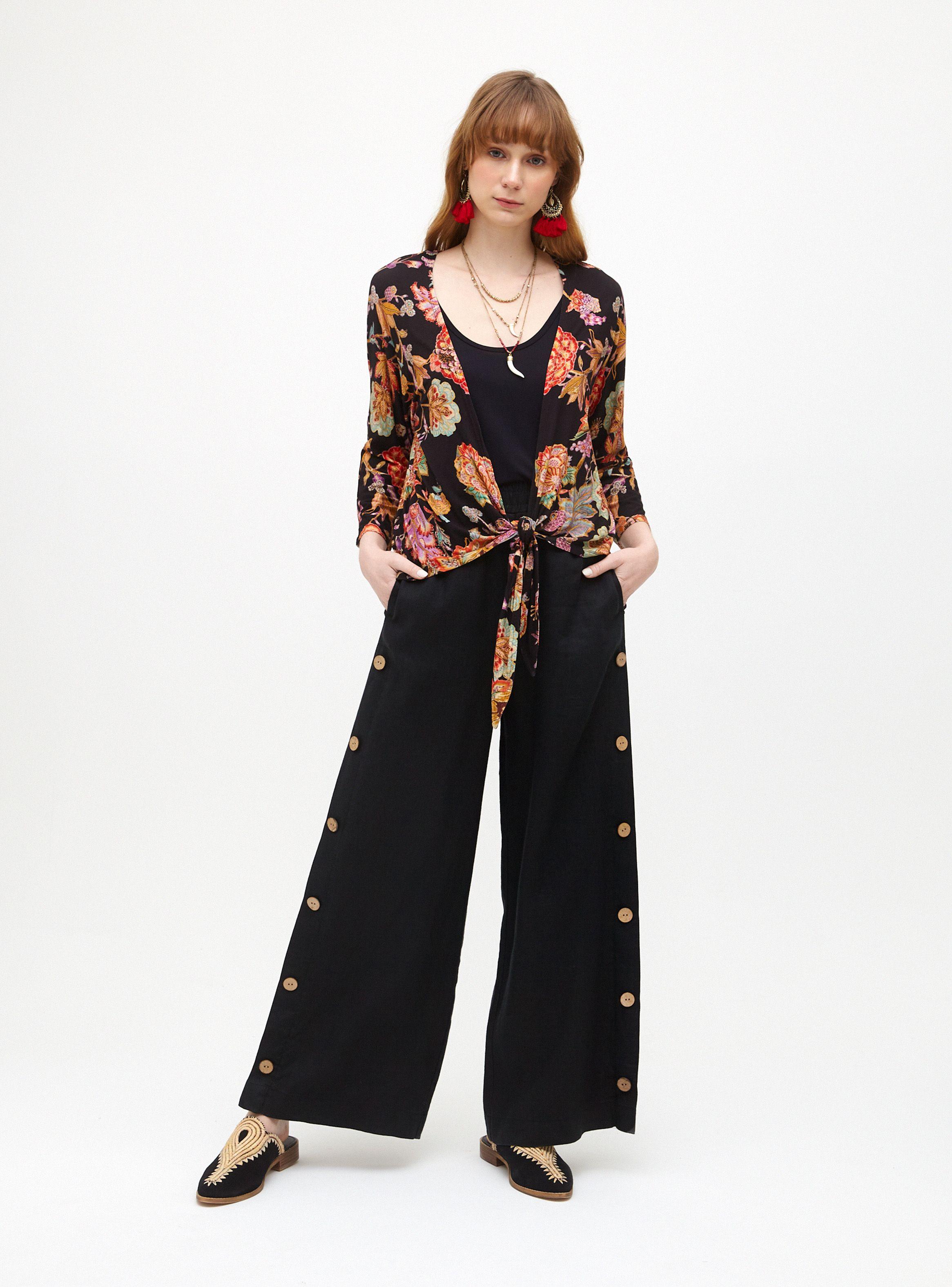 Polera Full Estampada Abierta y Anudada en Delantero-3