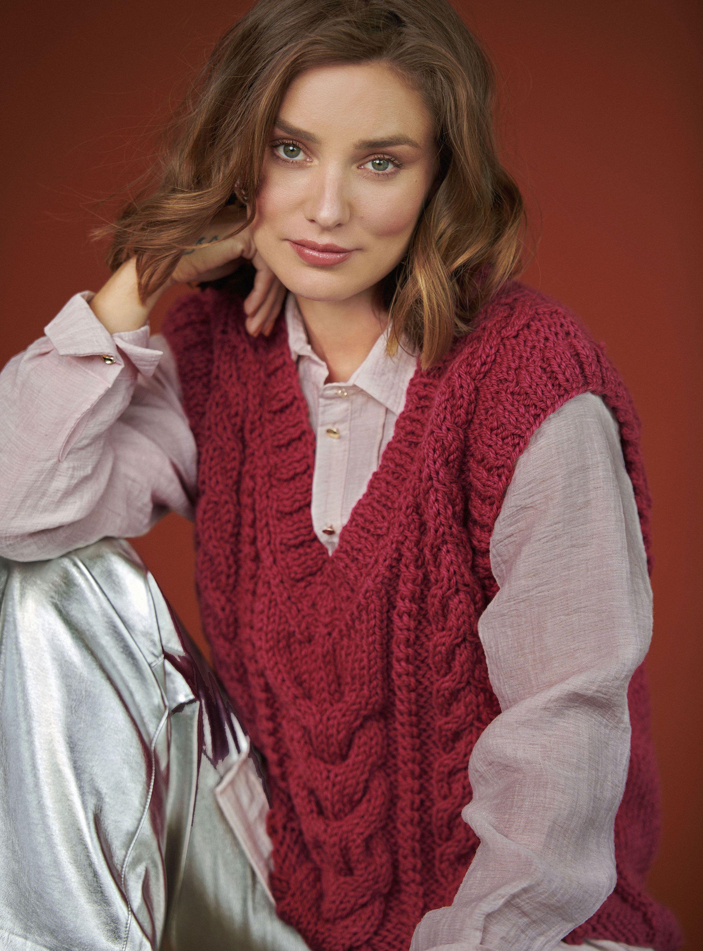 Sweater Cuello V Trenzado con Lana Hecho a Mano-0