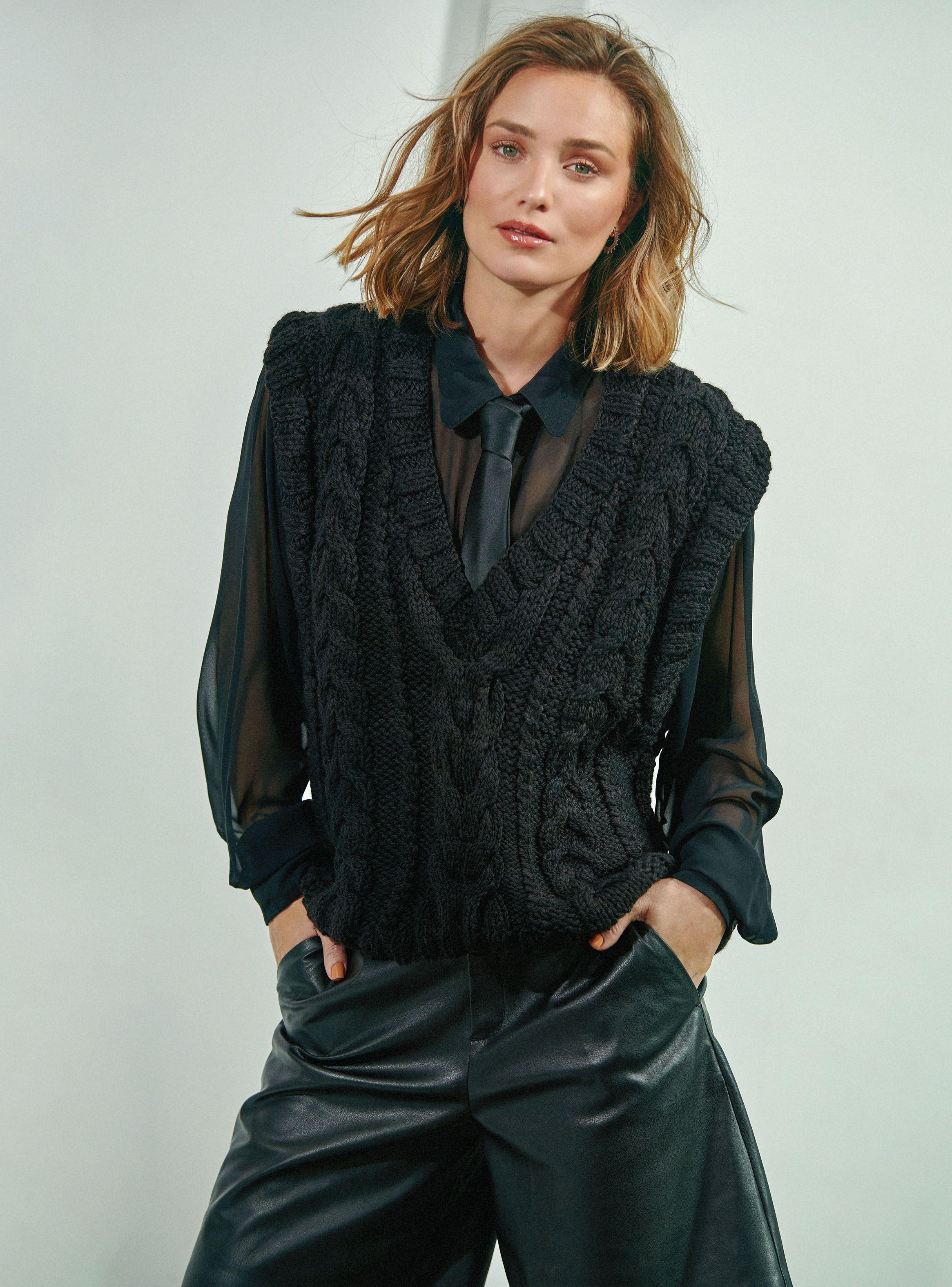 Sweater Cuello V Trenzado con Lana Hecho a Mano-0
