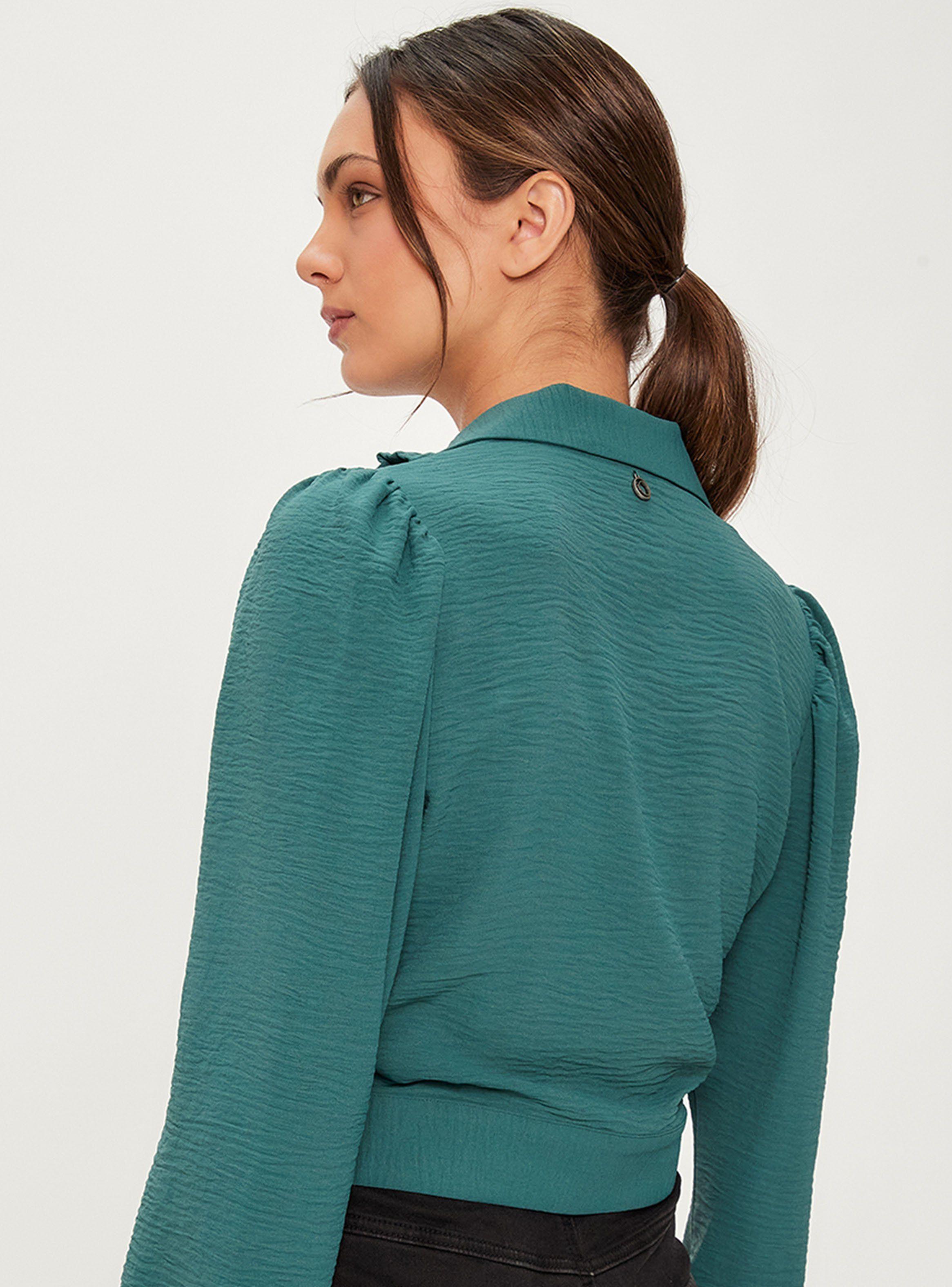 Blusa Lisa con Detalles Front-1