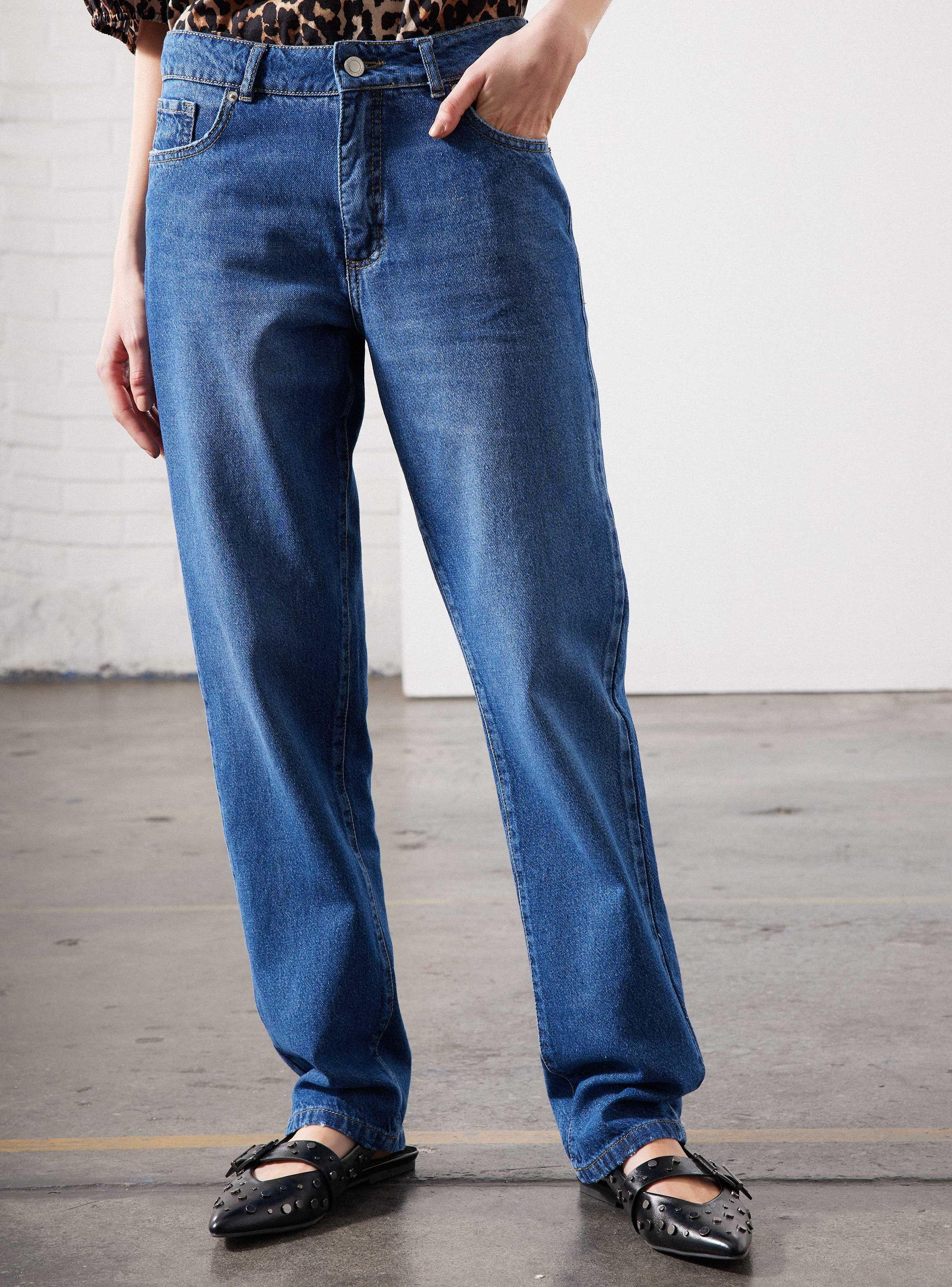 Jeans Recto Lavado Tiro Medio-0