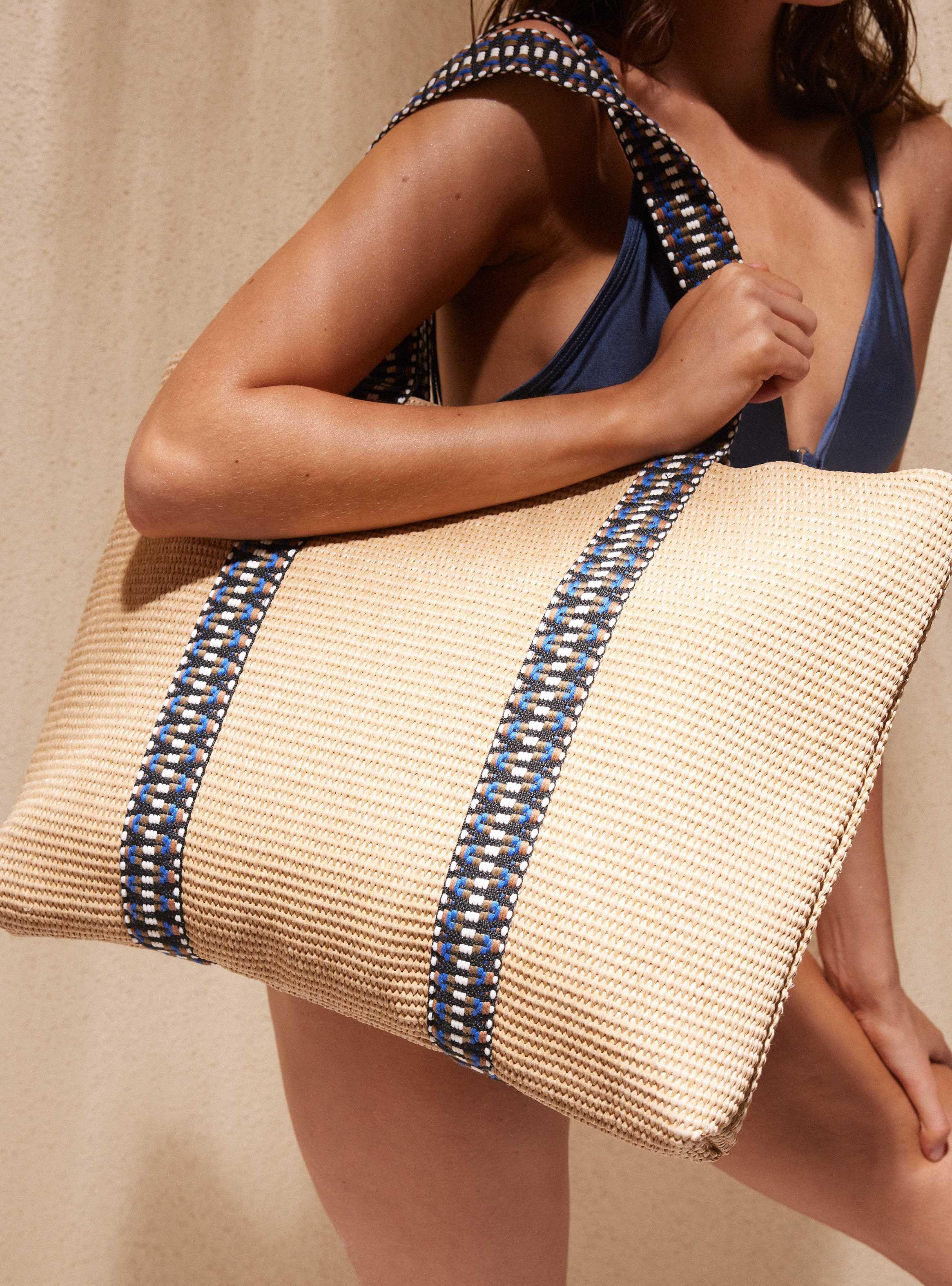 Cartera Totebag Efecto Raffia Tejida-1