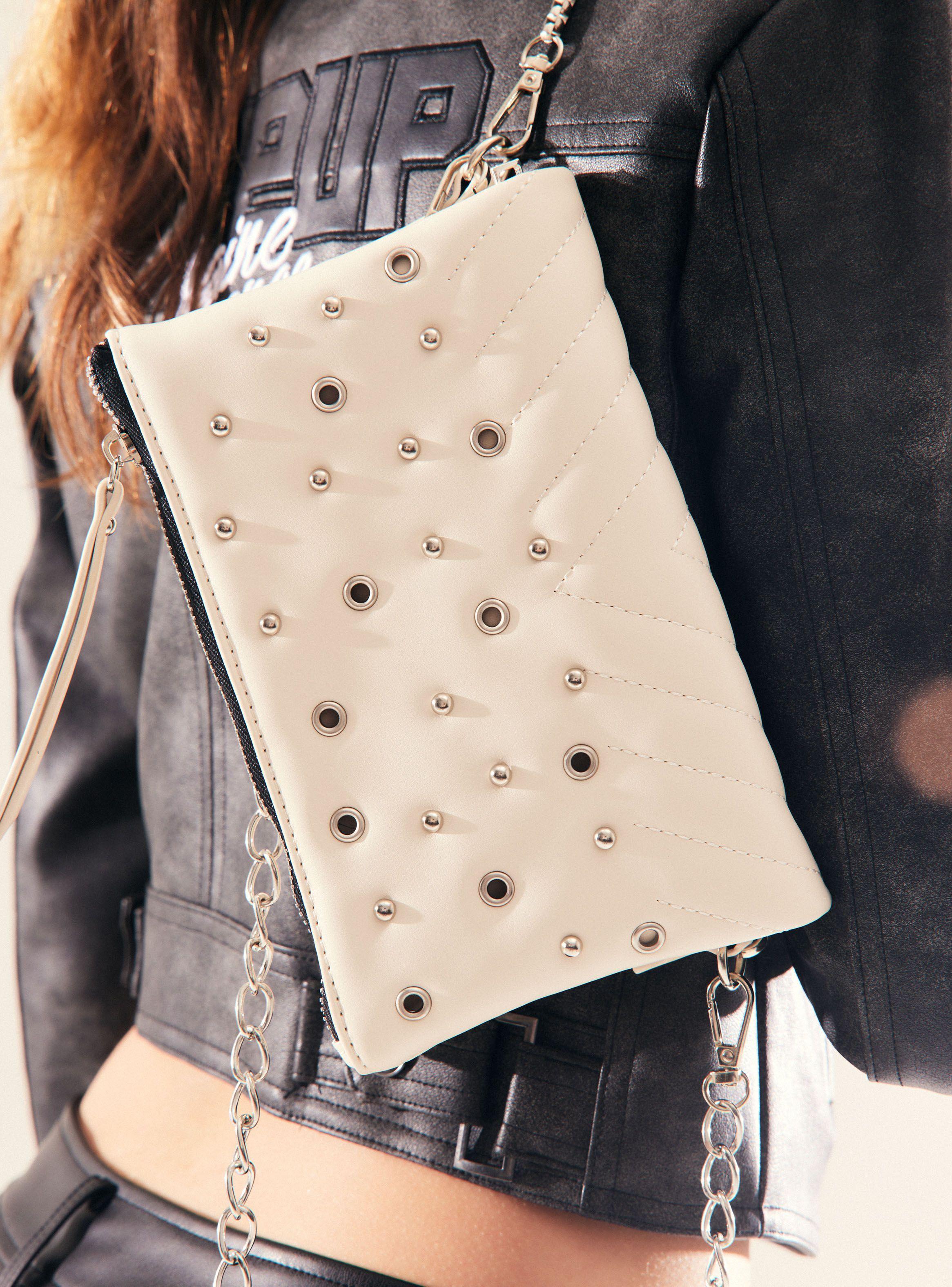 Cartera Bandolera Cadenas y Ojetillos-1