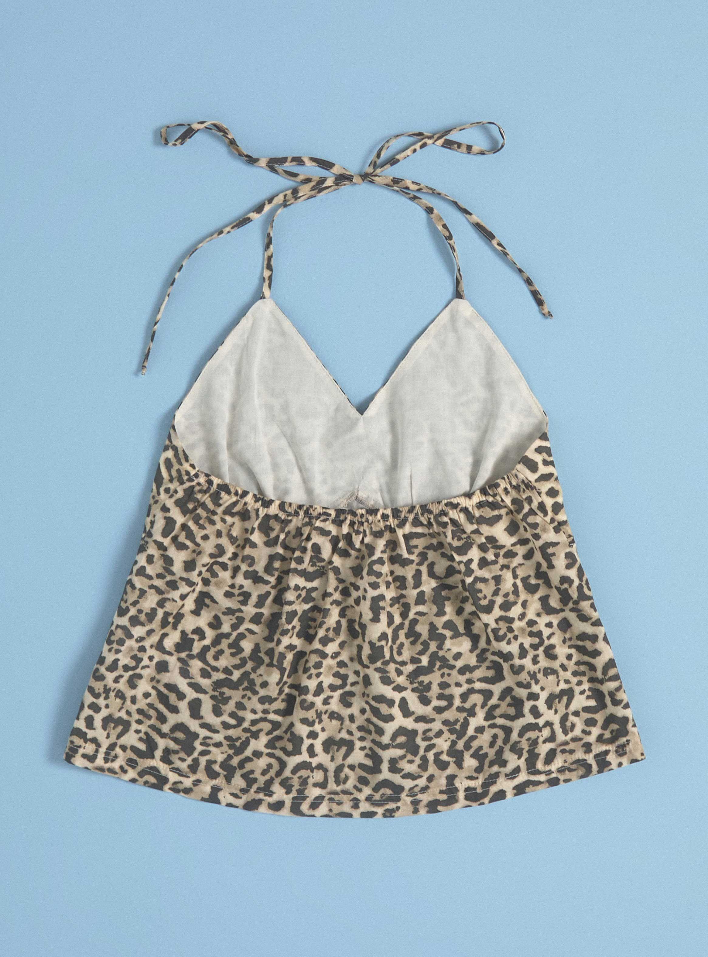 Polera Animal Print Abrochada al Cuello-3