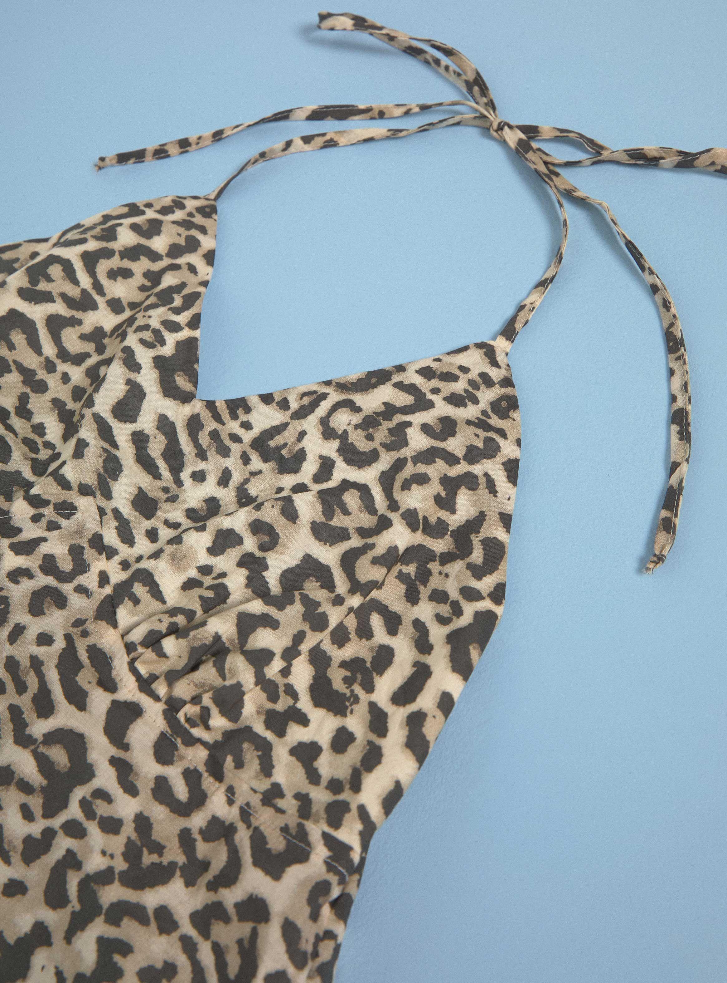 Polera Animal Print Abrochada al Cuello-4