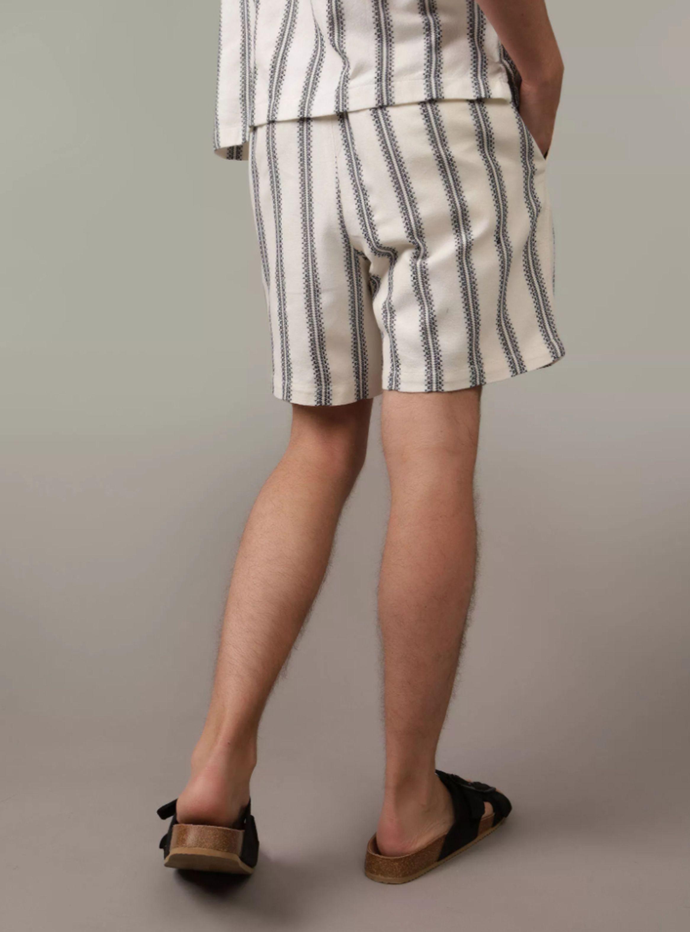 Short AE Trekker Rayado-2