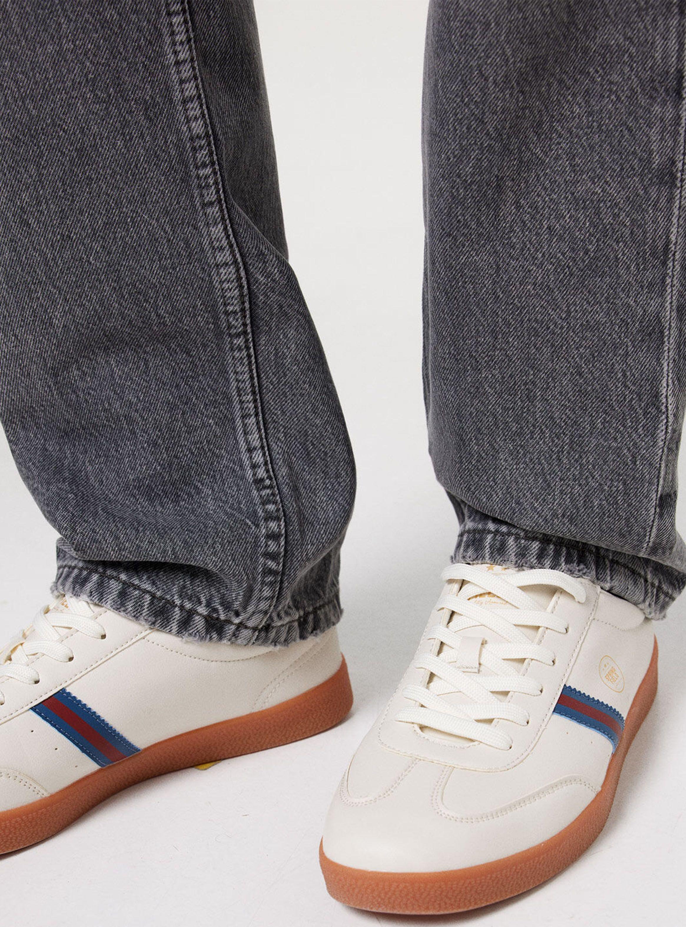 Black Heavy-Wash Straight Jeans-2