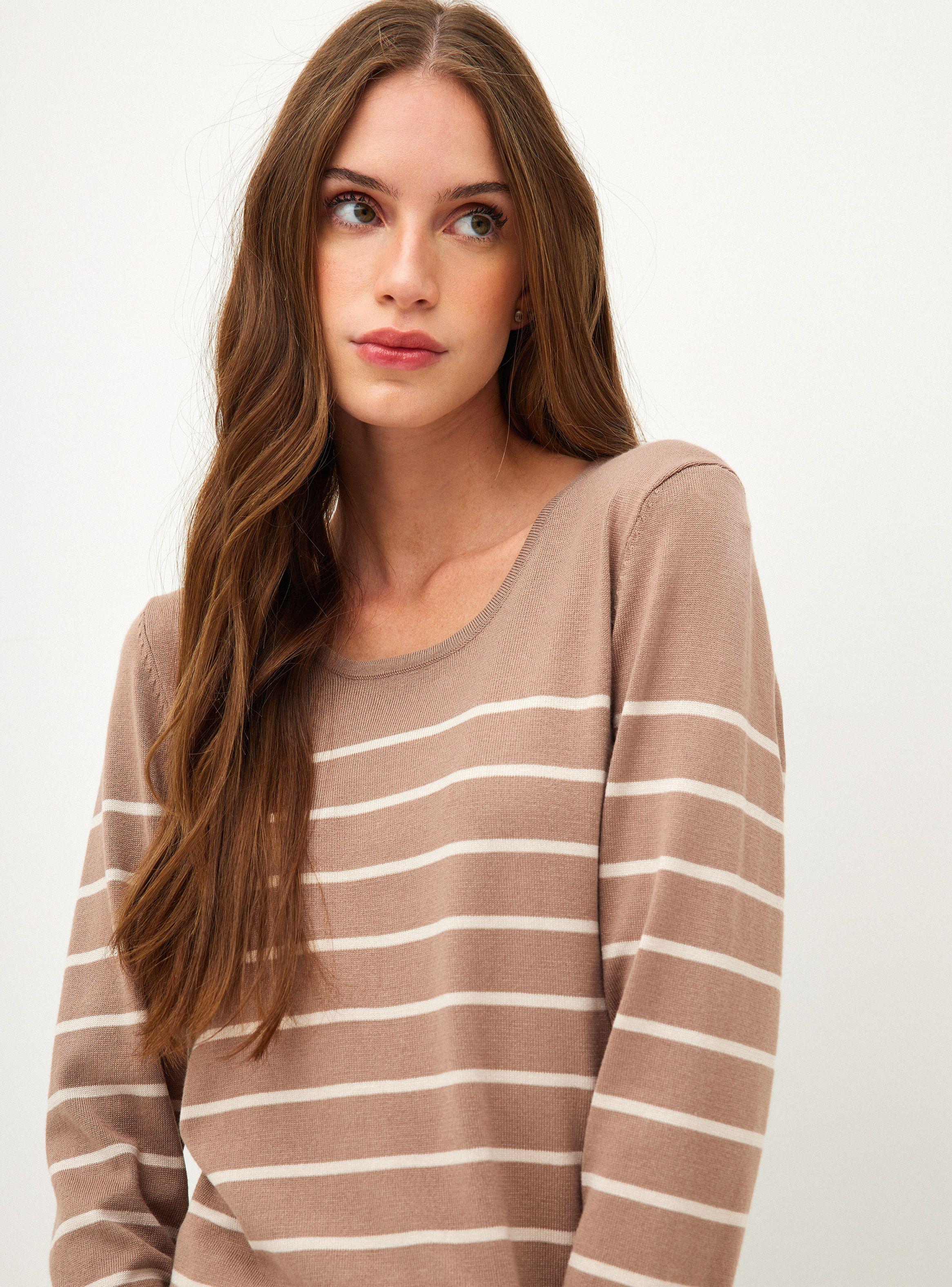 Sweater Básico Abotonado-2