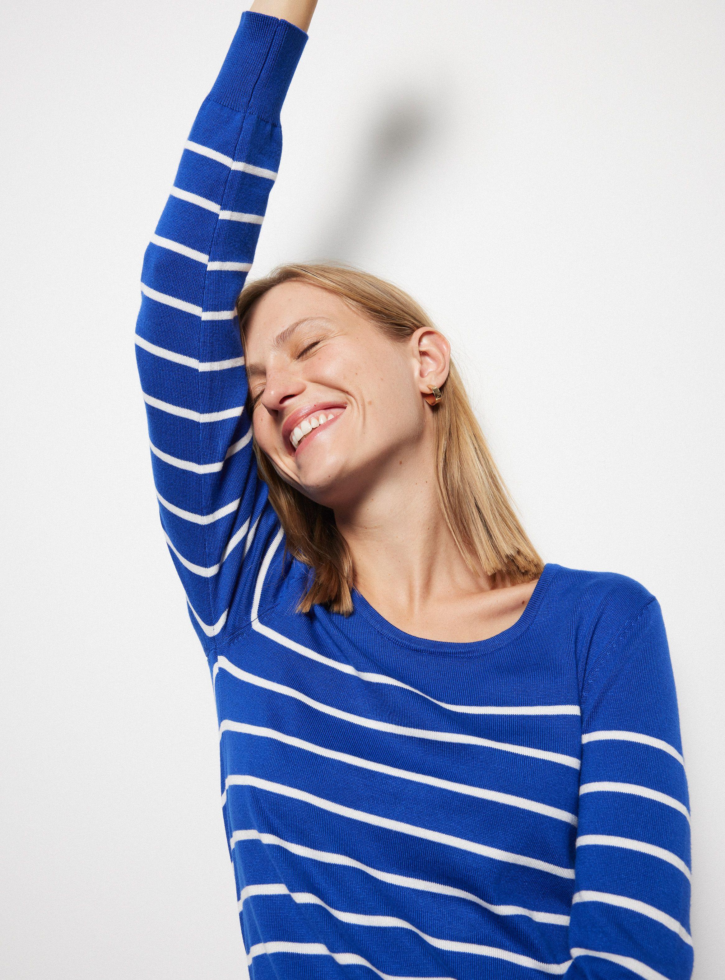 Sweater Básico Abotonado-2