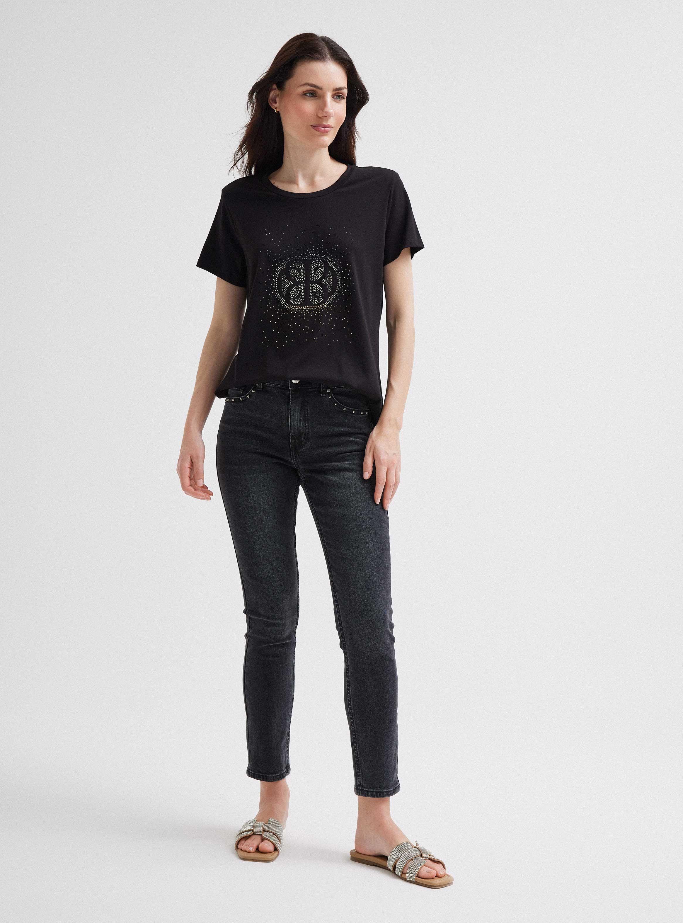Polera Logo Cecilia Bolocco-4