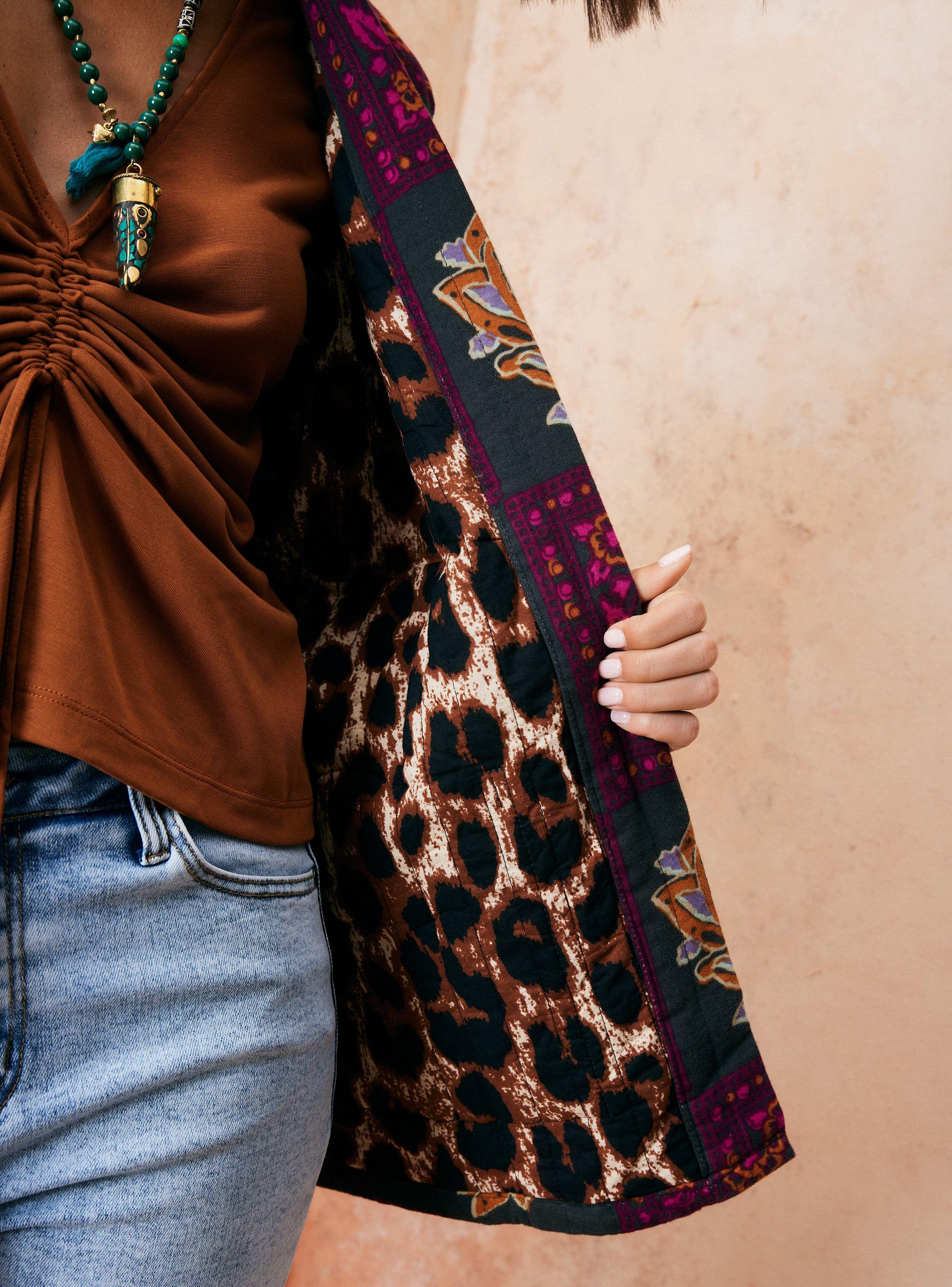 Chaqueta Estampado en Exterior e Interior de la Prenda-2