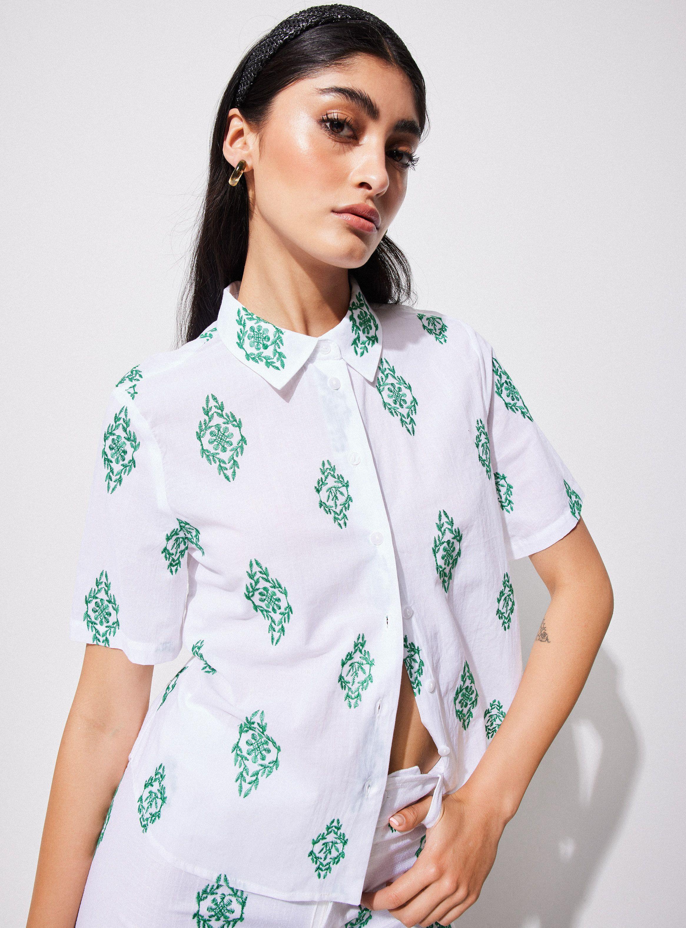 Blusa Camisera Bordada en Contraste-2