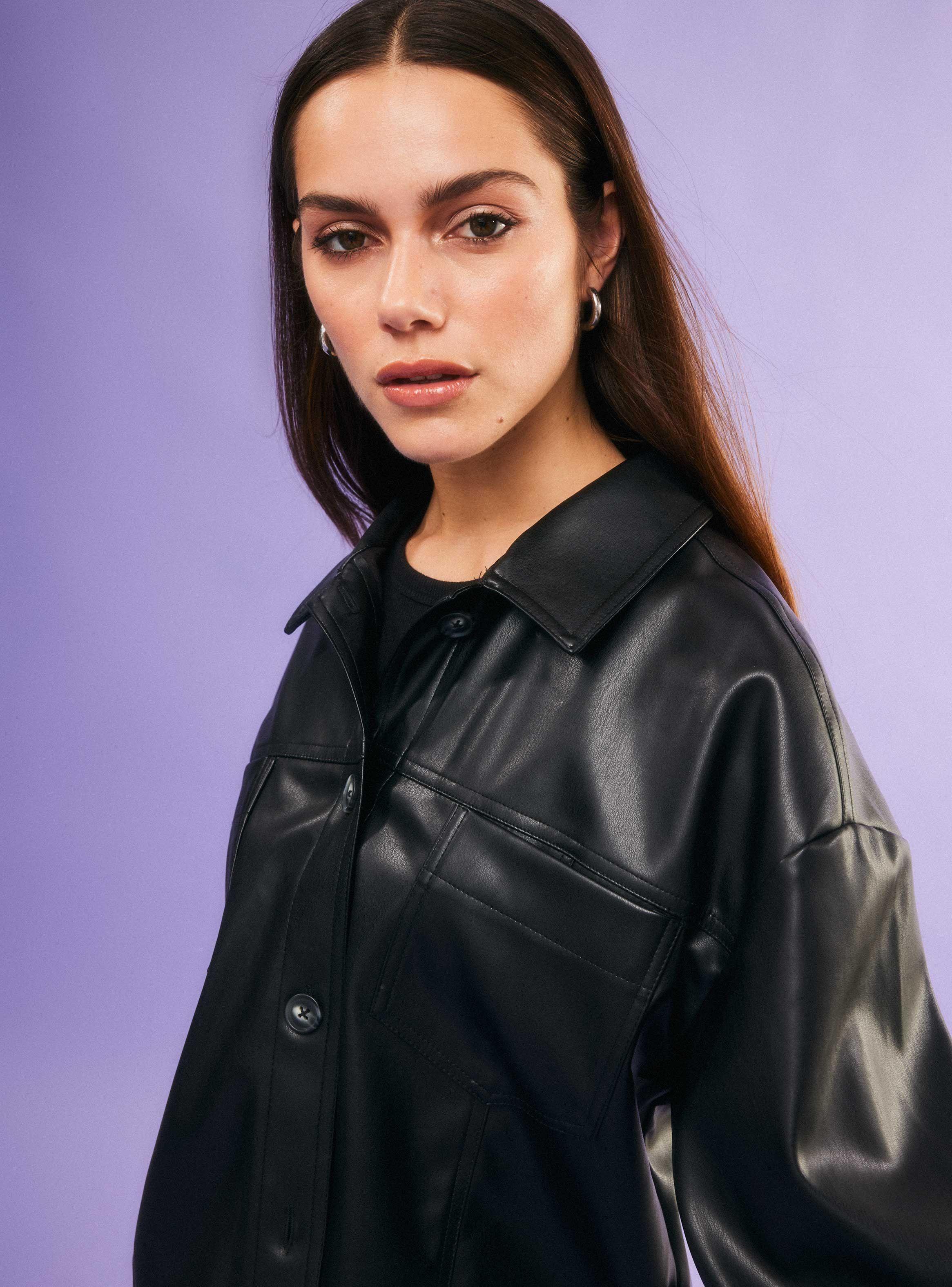 Chaqueta Crop Efecto Cuero-2