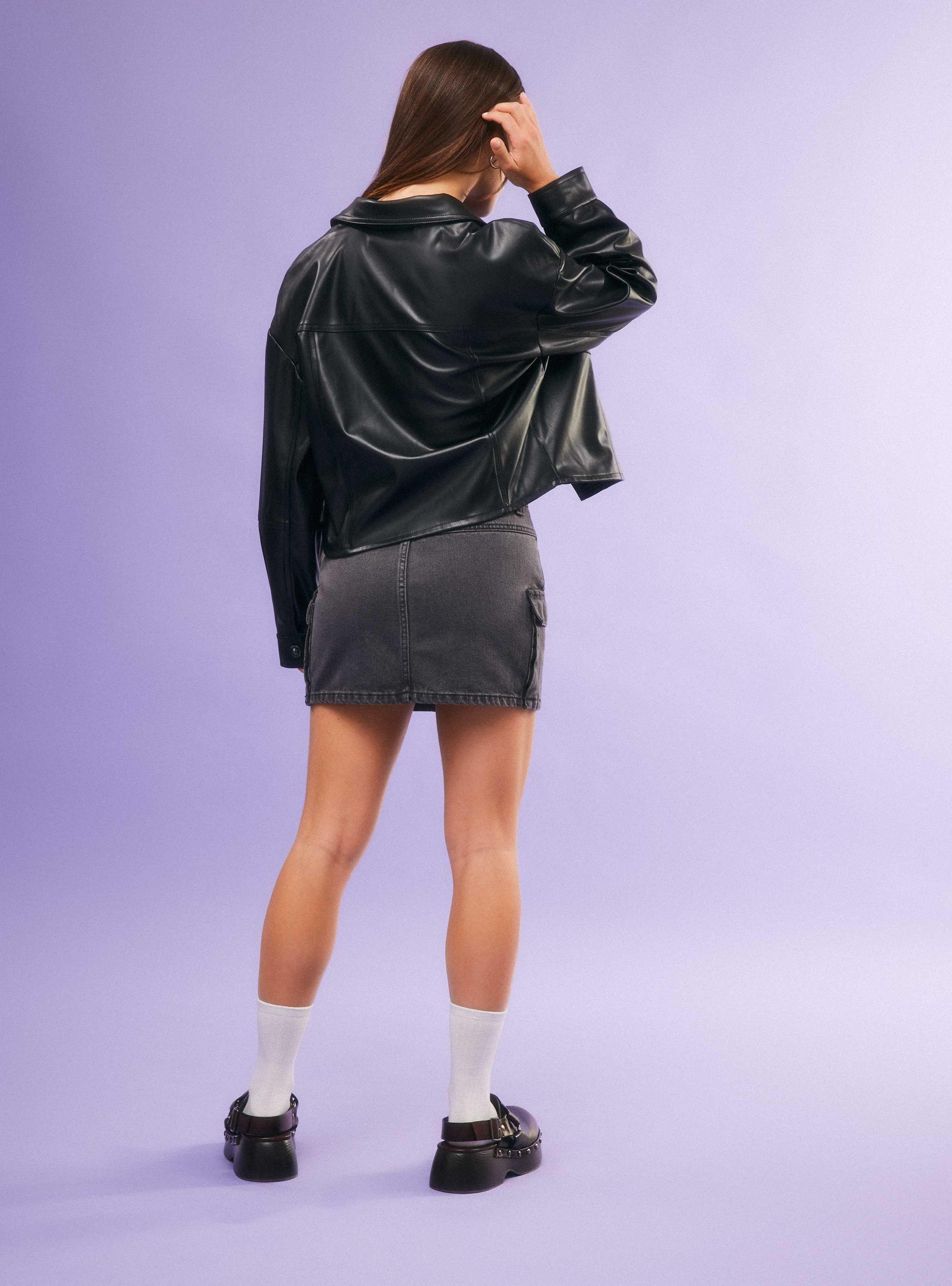 Chaqueta Crop Efecto Cuero-5