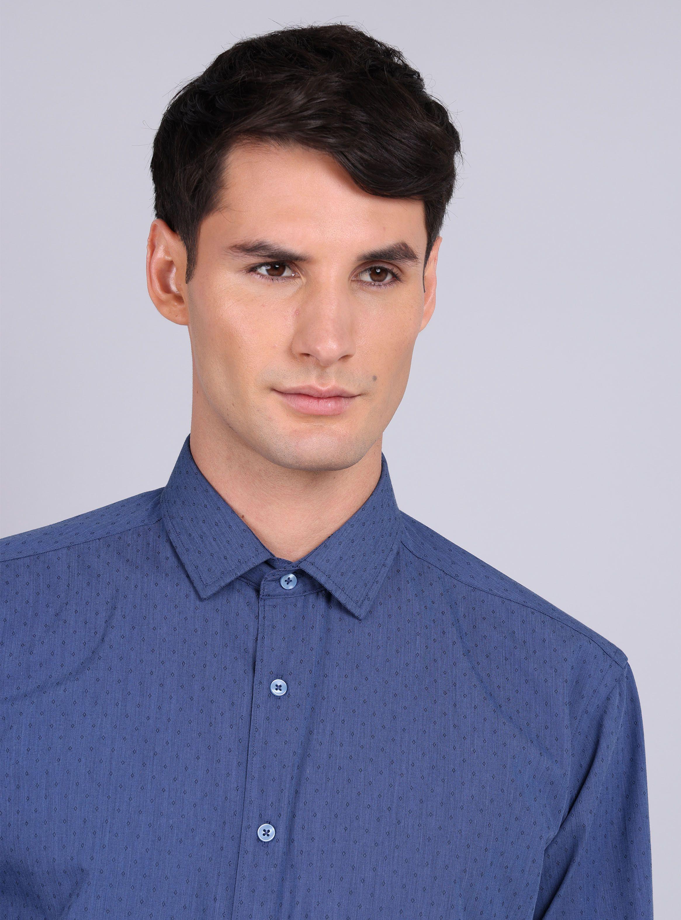 Camisa Diseño de Fantasia Slim Fit de Van Heusen