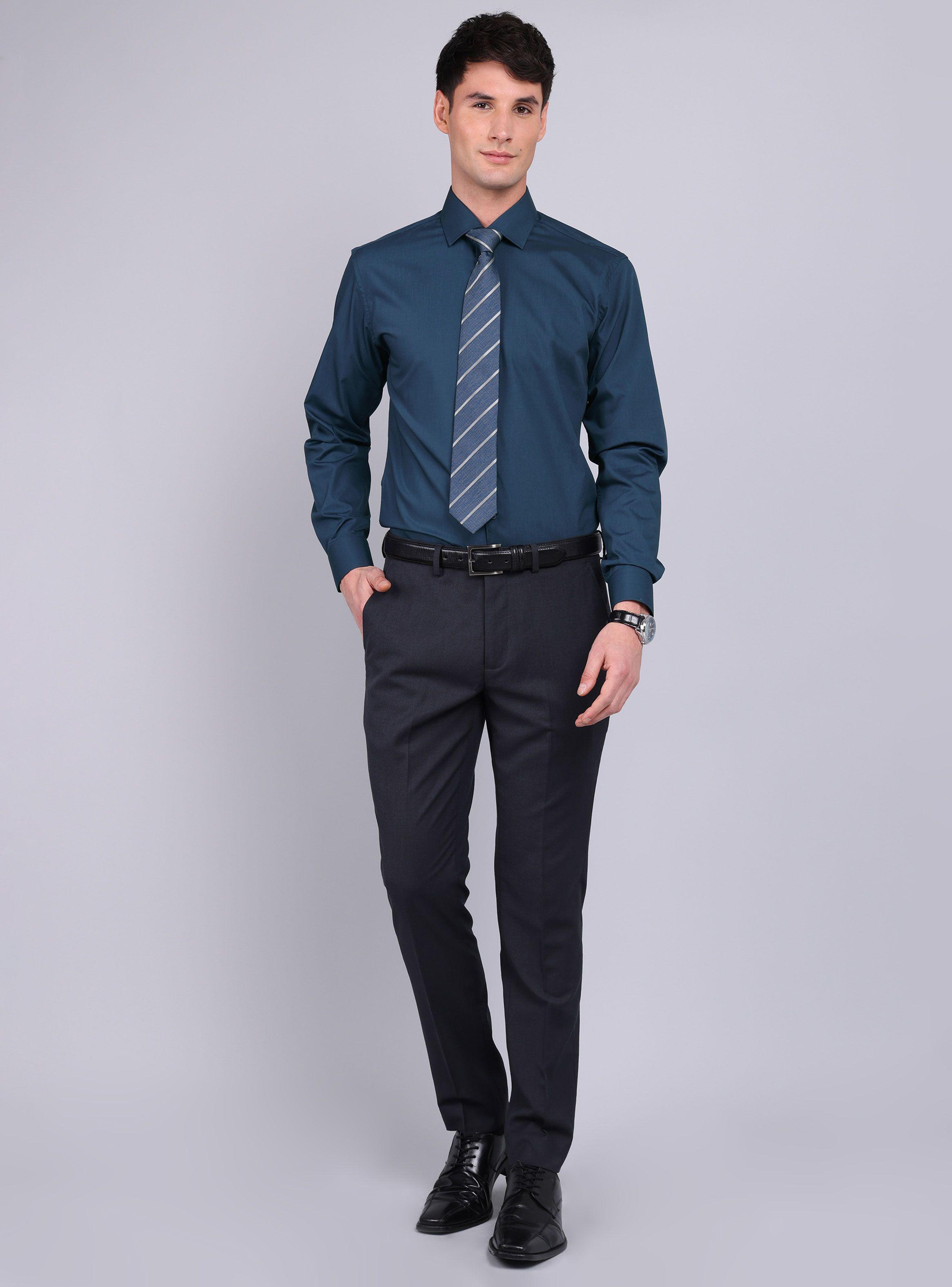 Camisa Slim Fit Diseño Liso Manga Larga de Van Heusen