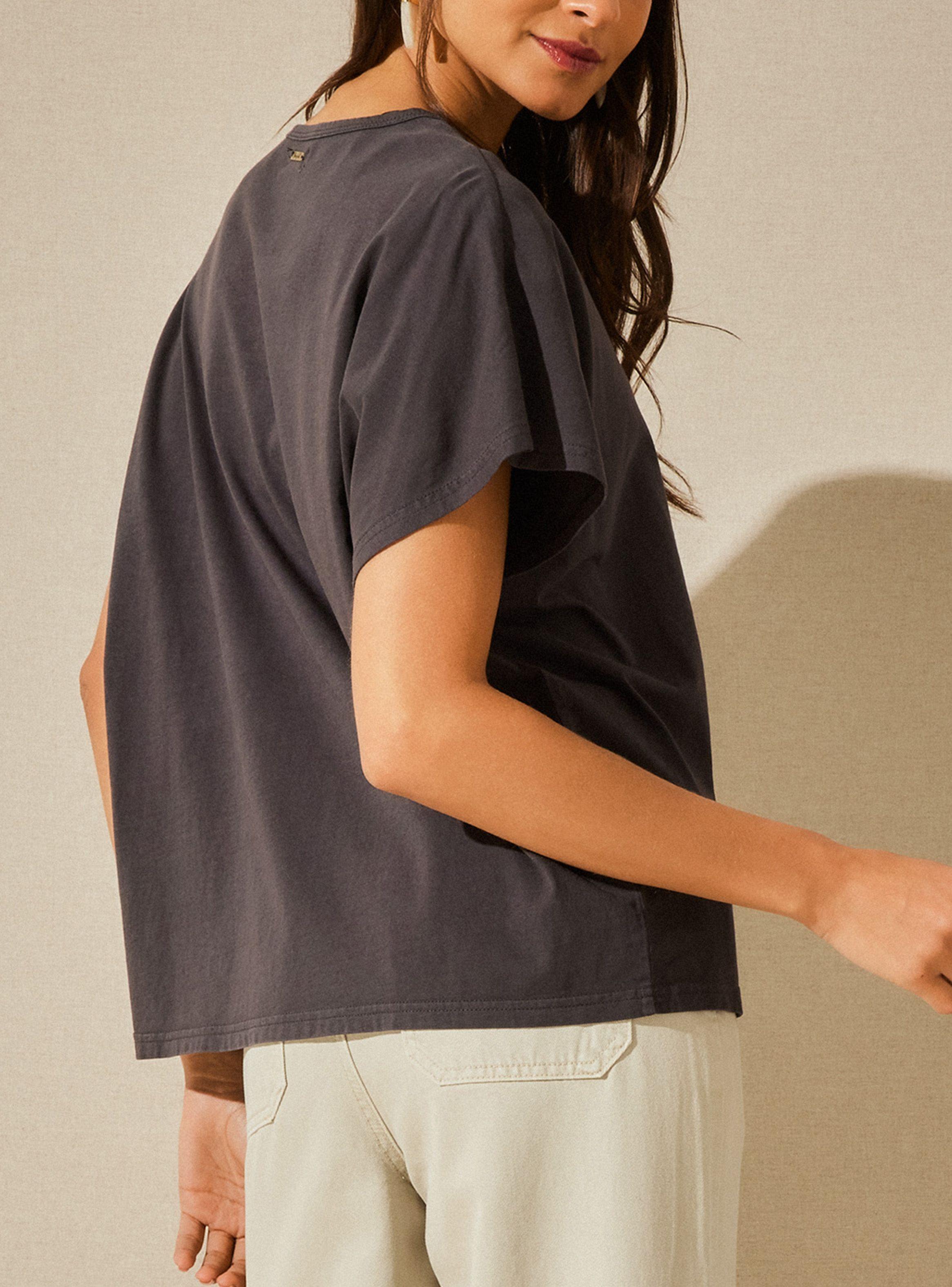 Polera con Diseño Aplicación Metálica-3