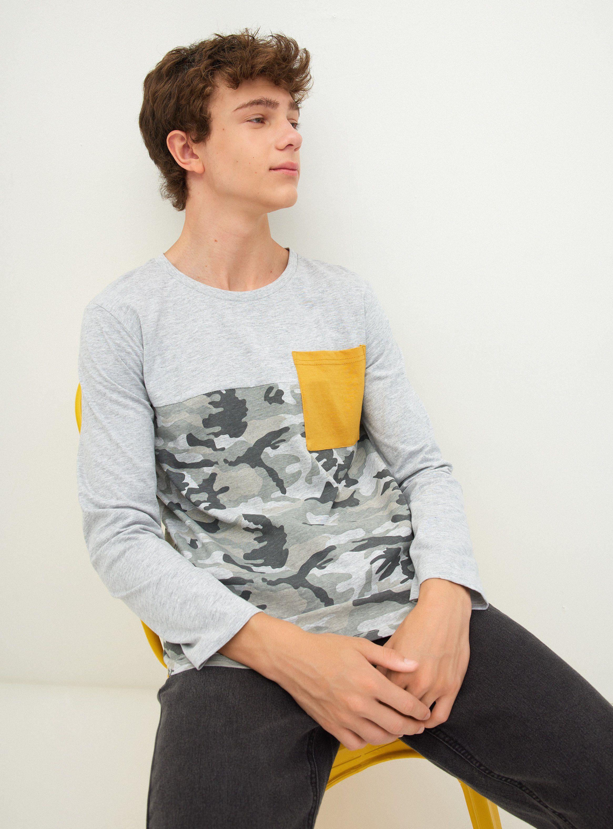 Polera Bloques de Color y Estampados con Bolsillo-0