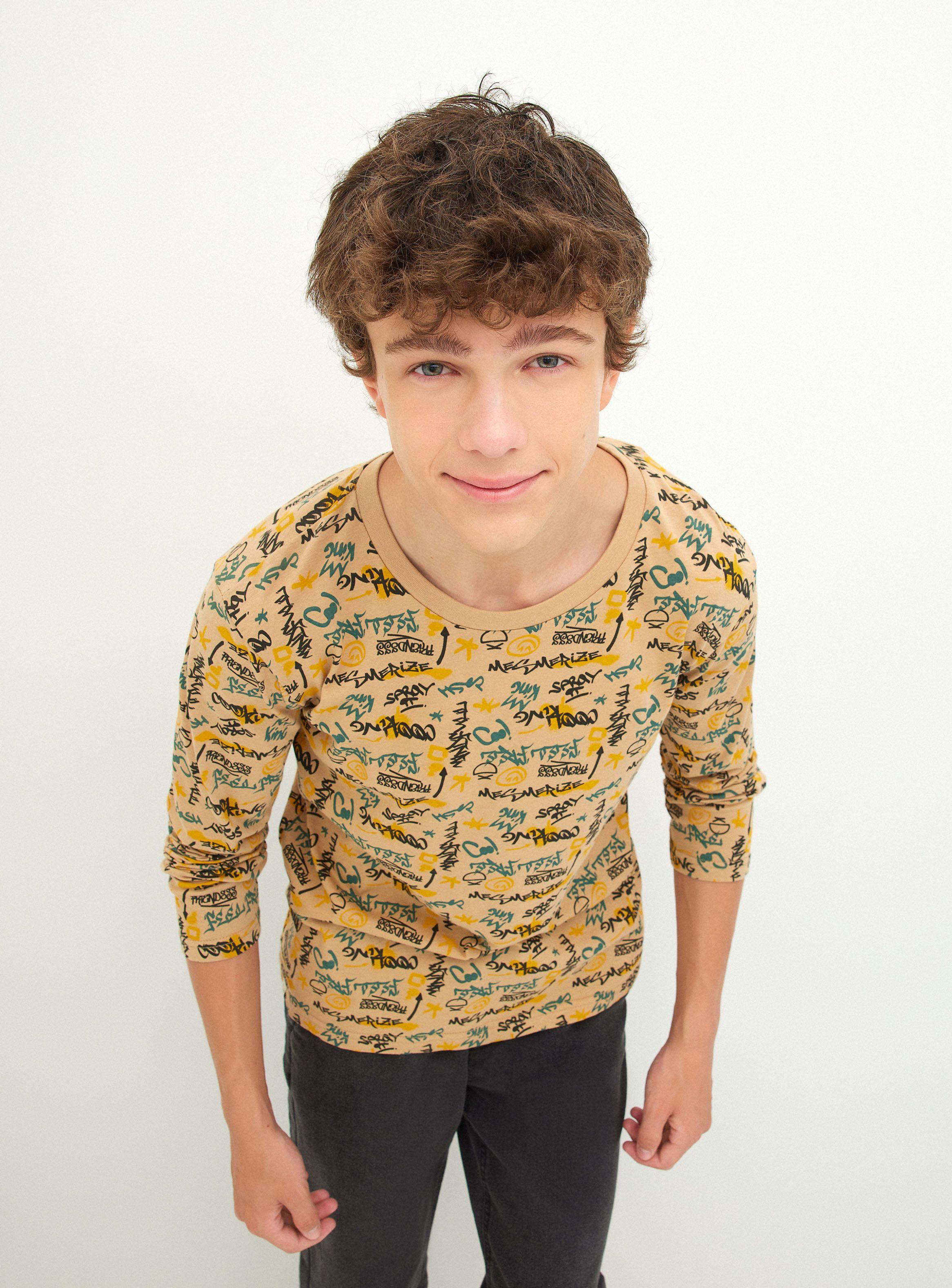 Polera Full Estampada y Cuello de Rib-0