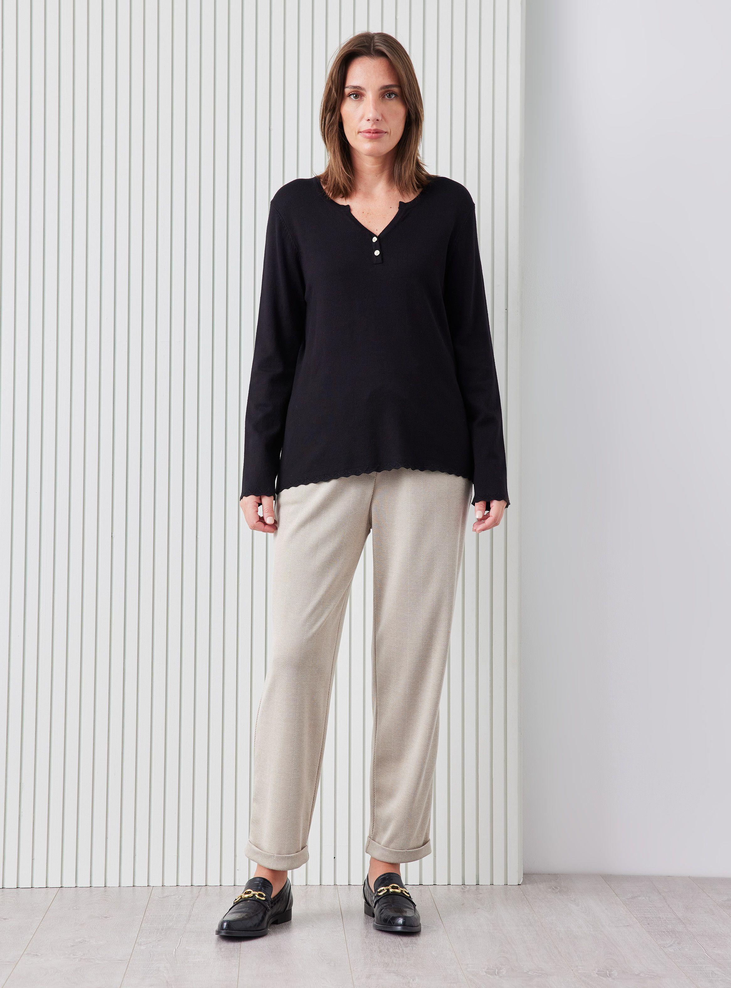 Sweater Escote V con Botones y Bordes a Crochet-4