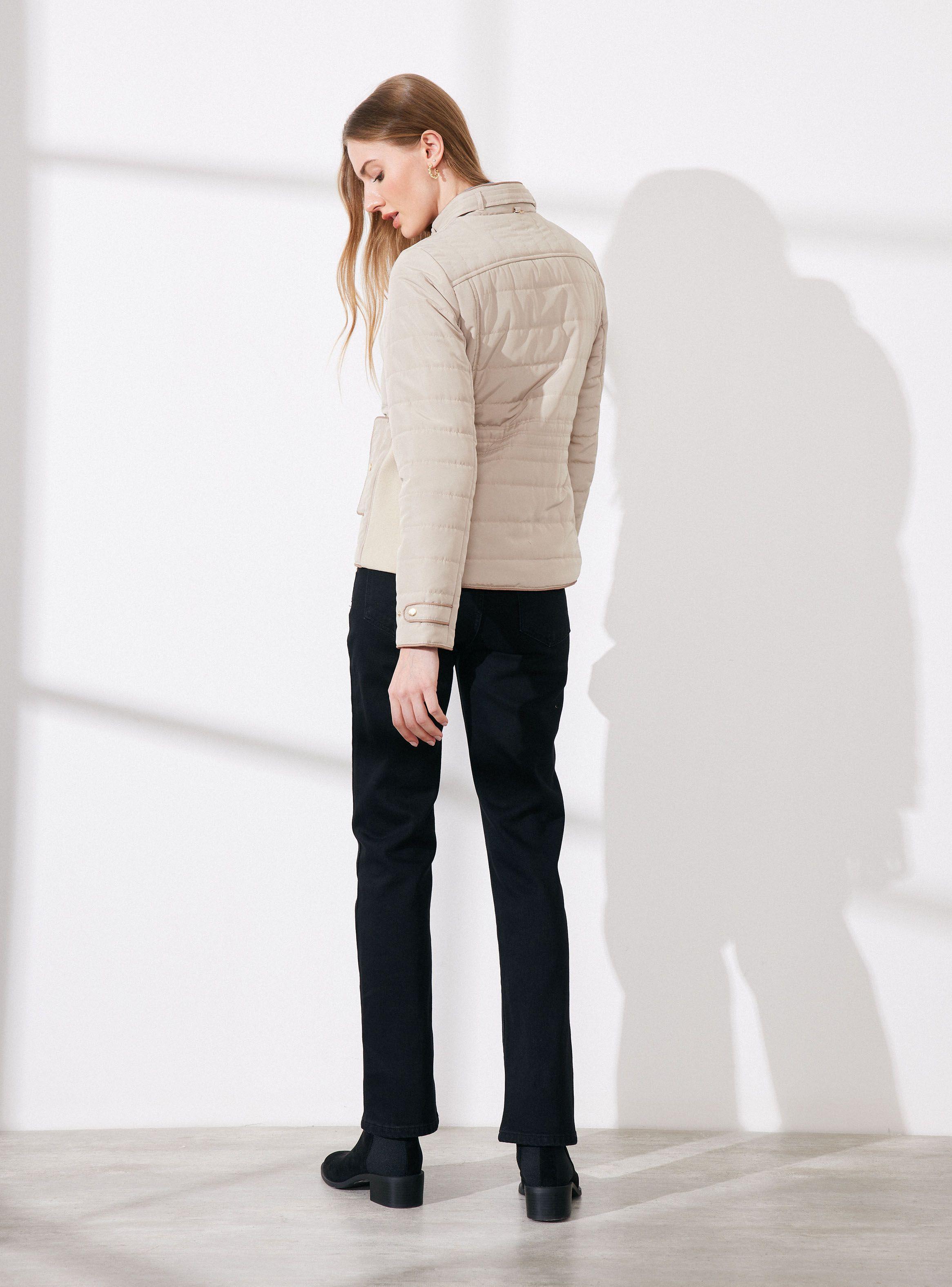 Parka Forrada con Diseño Acolchado Cuello Alto-5