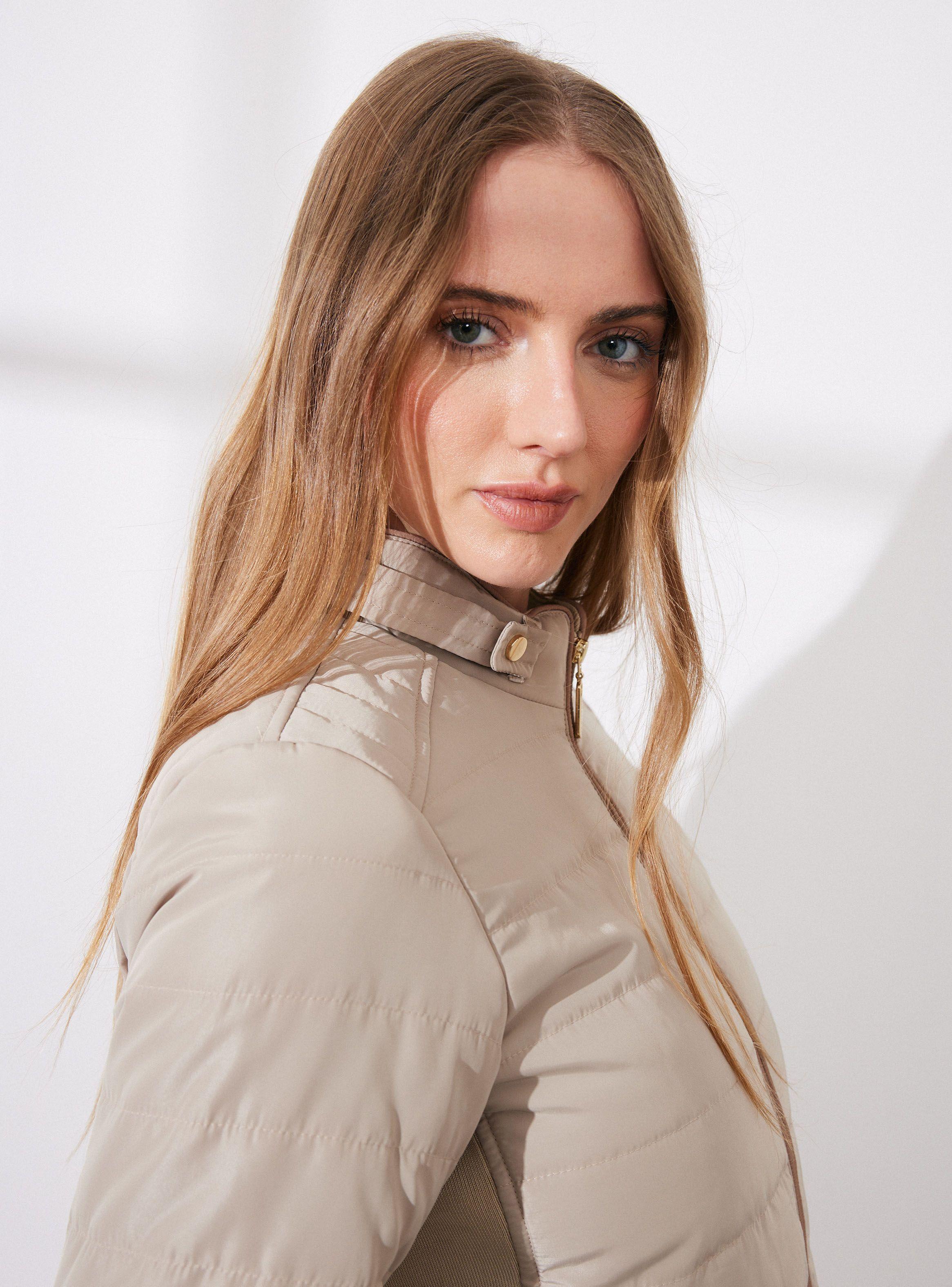 Parka Forrada con Diseño Acolchado Cuello Alto-2