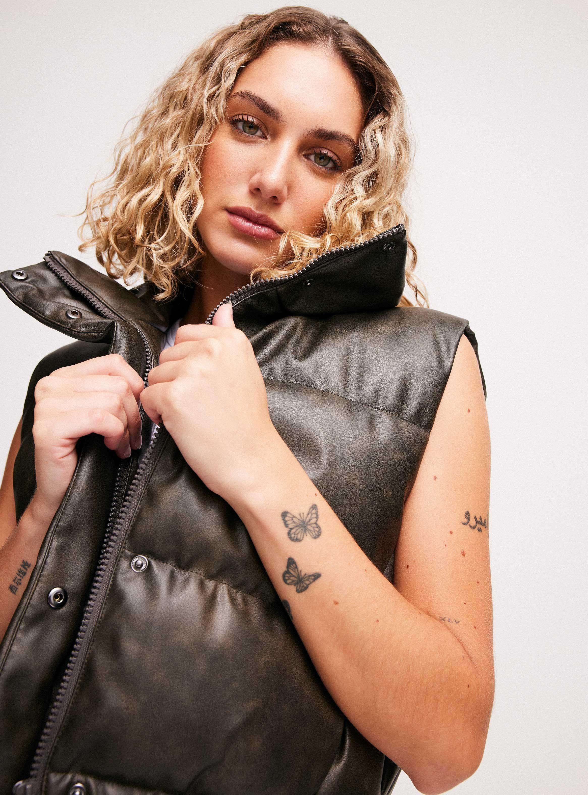 Parka Crop Efecto Piel-3