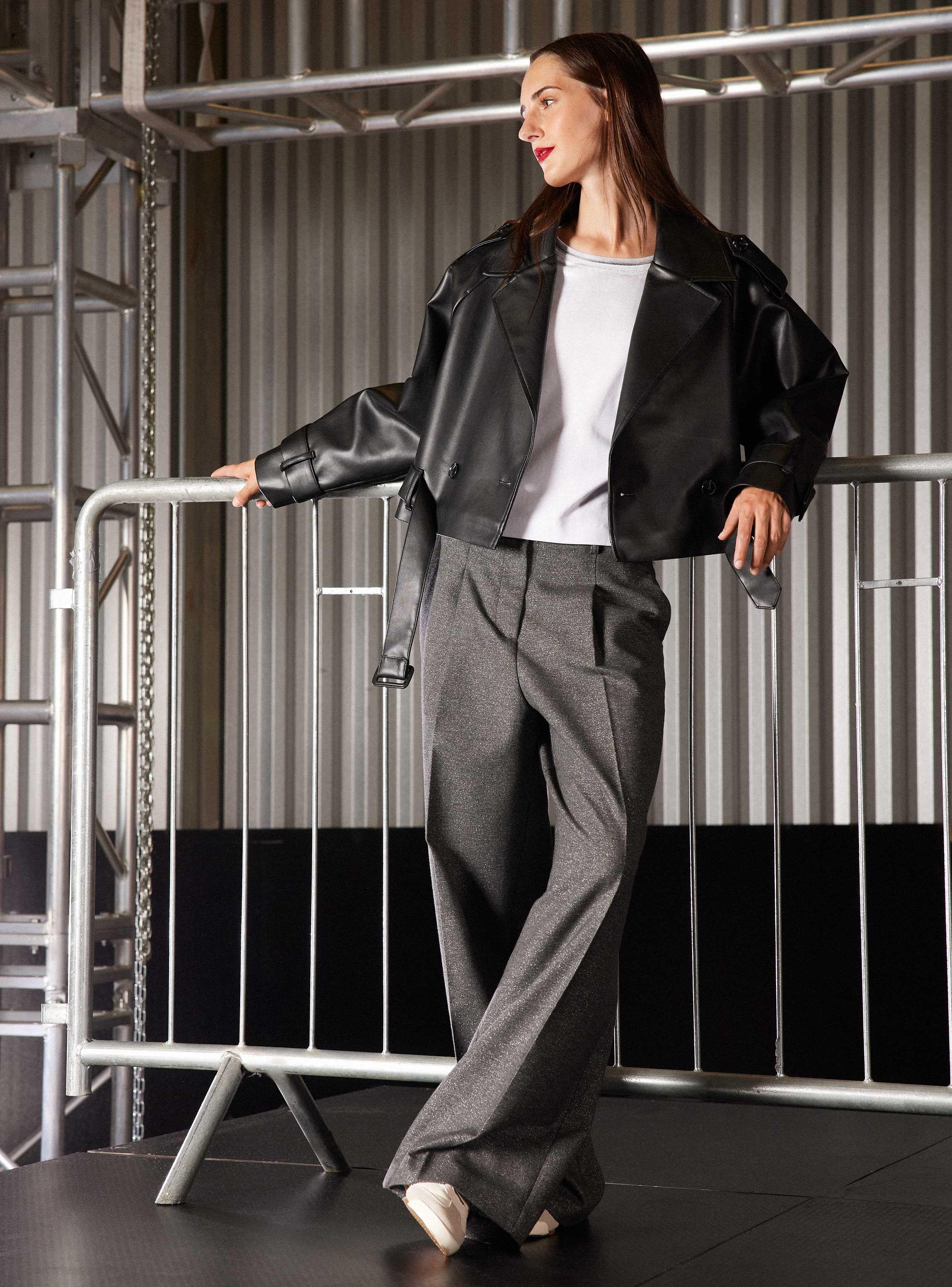 Chaqueta Crop Cuero Sintético con Cinturón-4