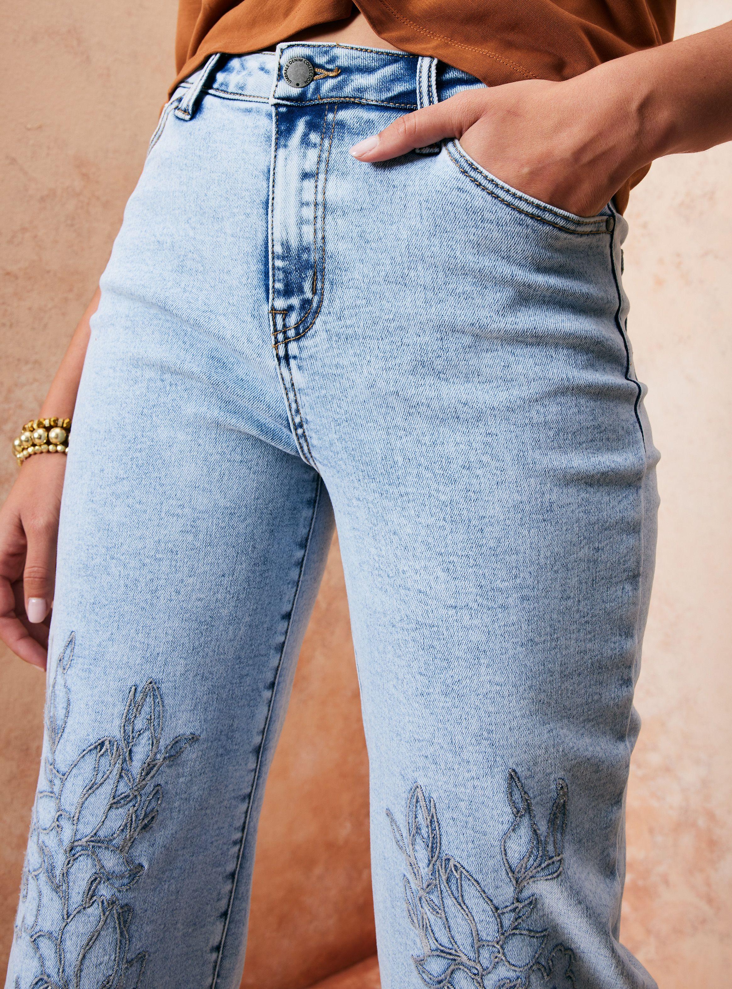 Jeans Bordado al Tono en Delantero-2