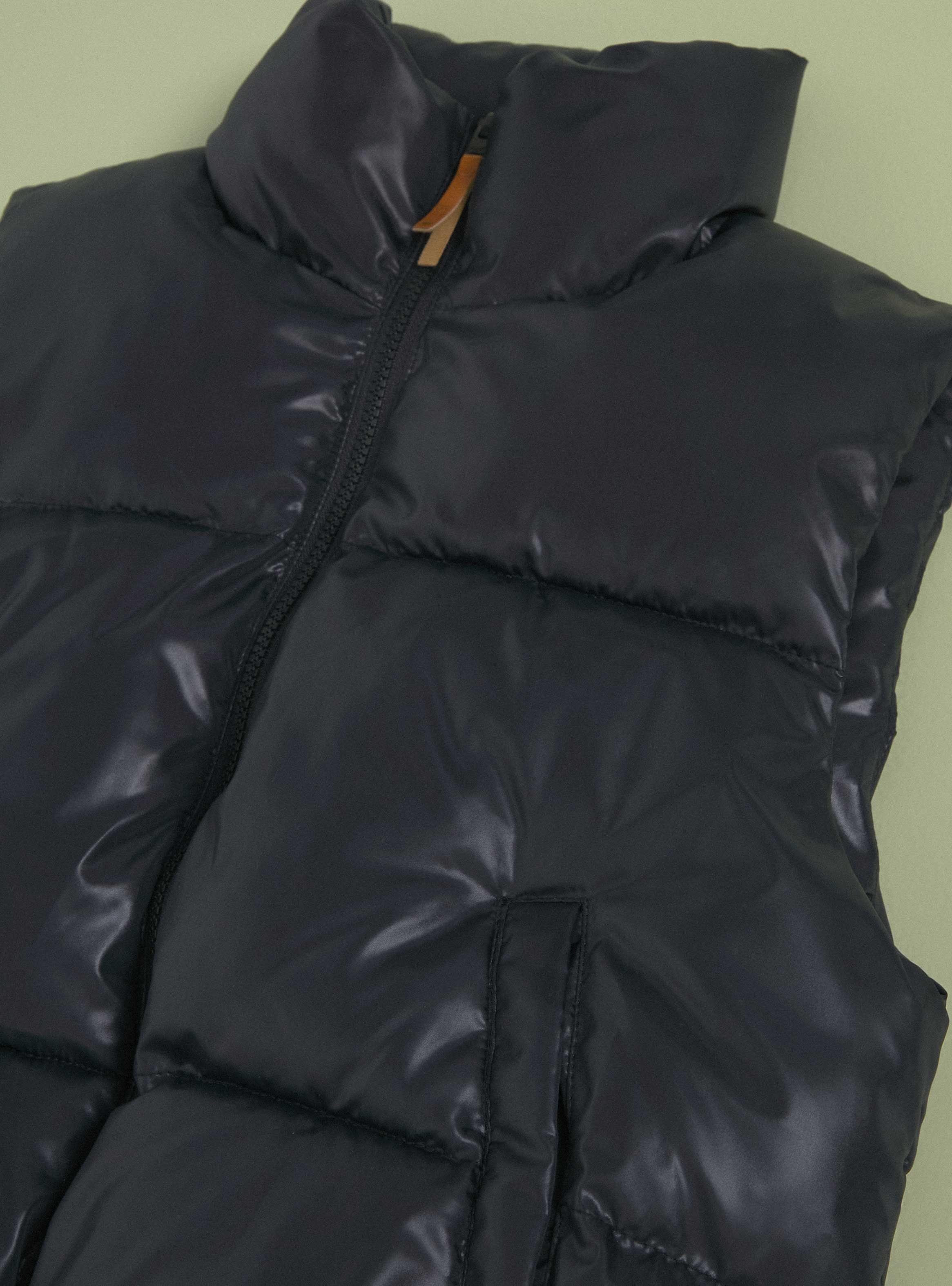 Parka Sin Mangas con Cierre Completo-4