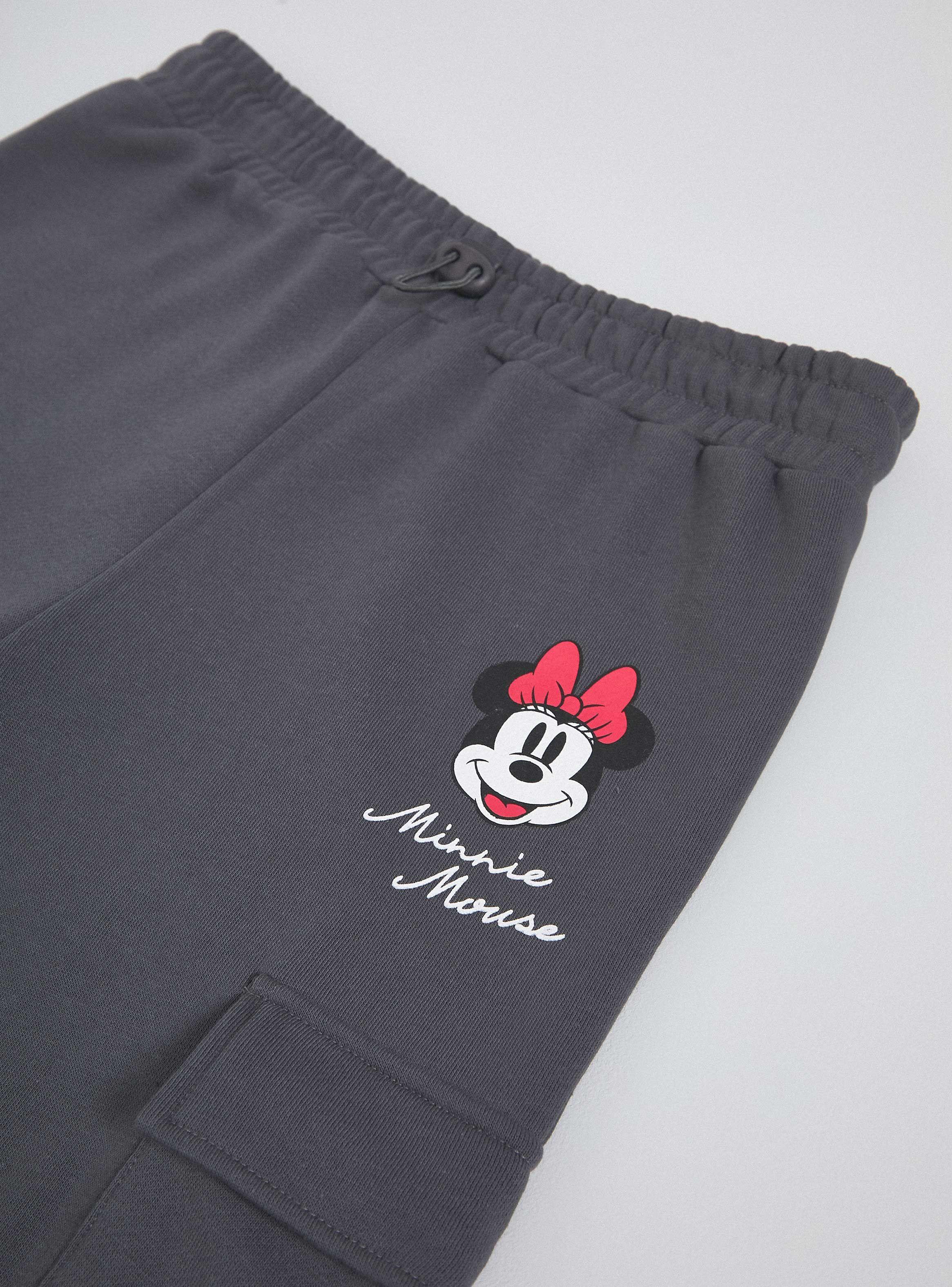 Buzo Jogger con Bolsillos Cargo y Focal Print-4