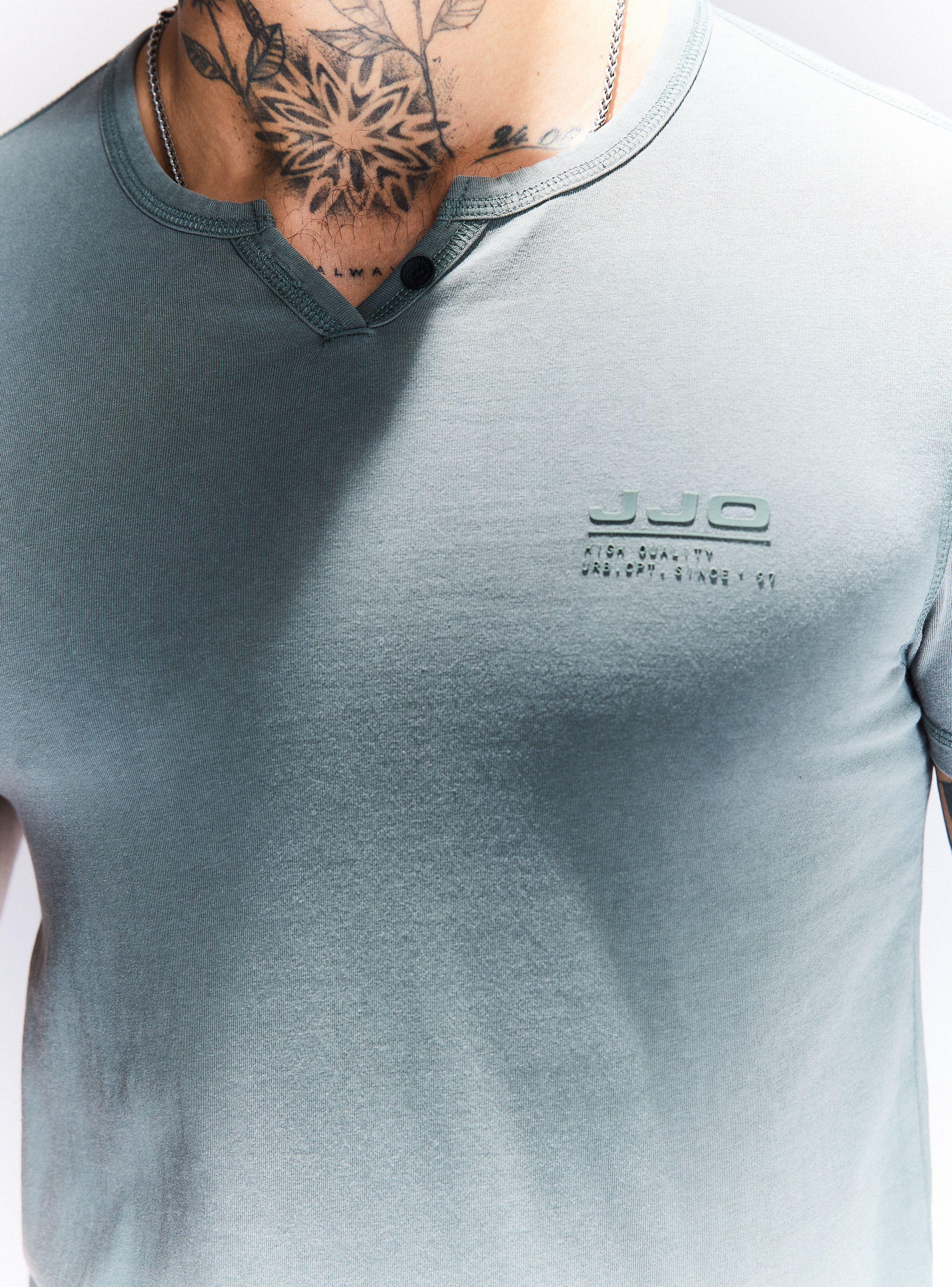 Polera Cuello Redondo con Abertura Botón Lavado Pigmentado-3